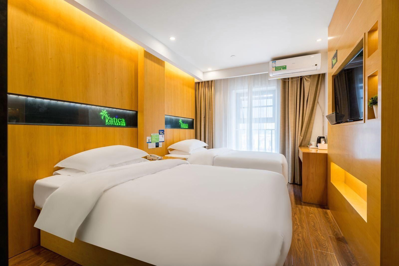 Twin Bedroom