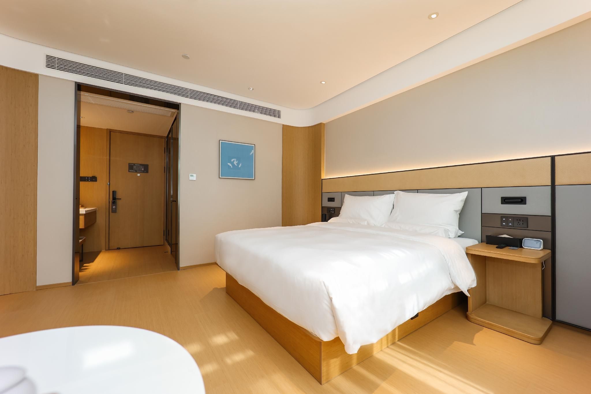 Business Queen Bed Room
