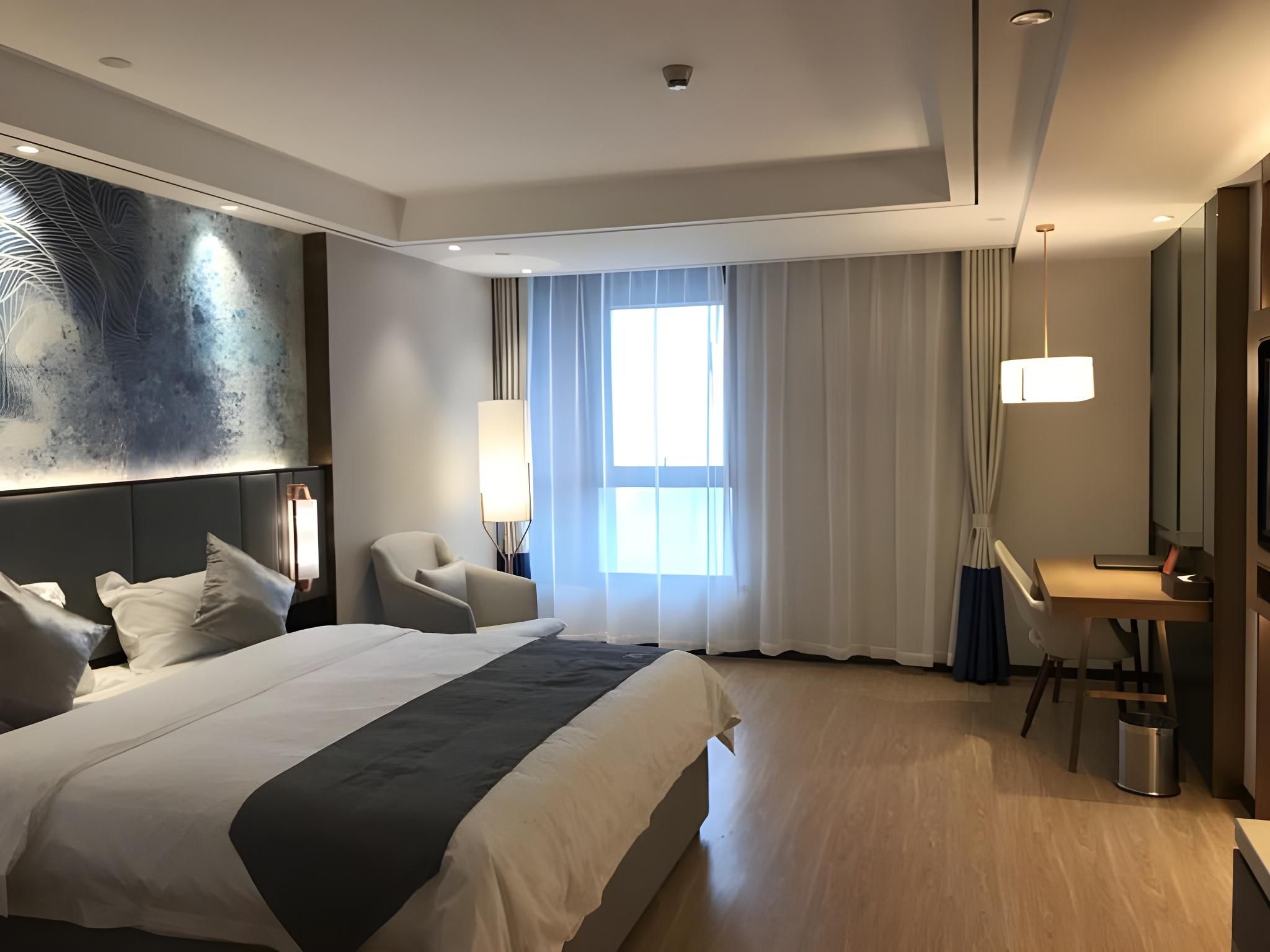 Queen Room with View