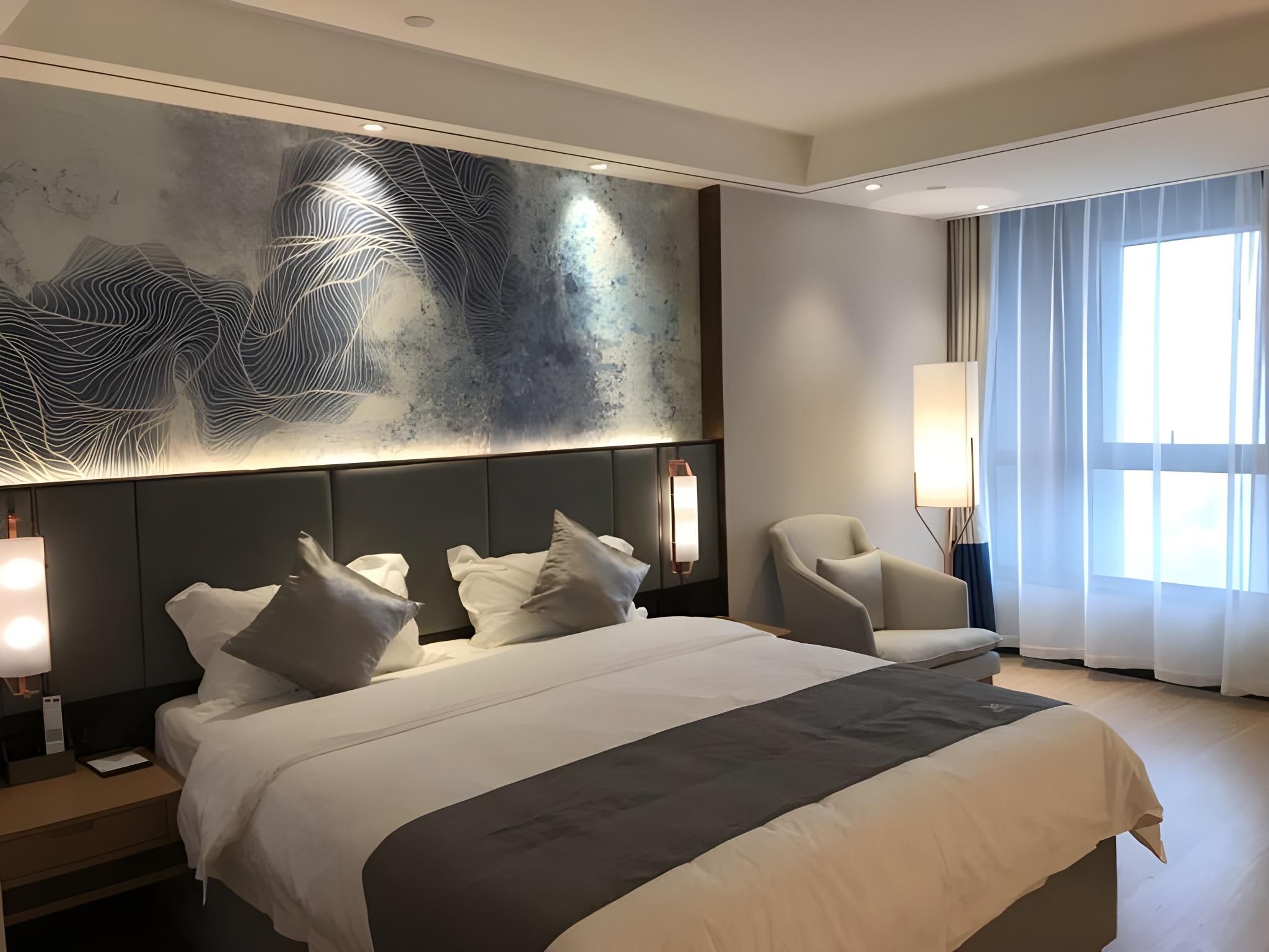 Queen Room with View