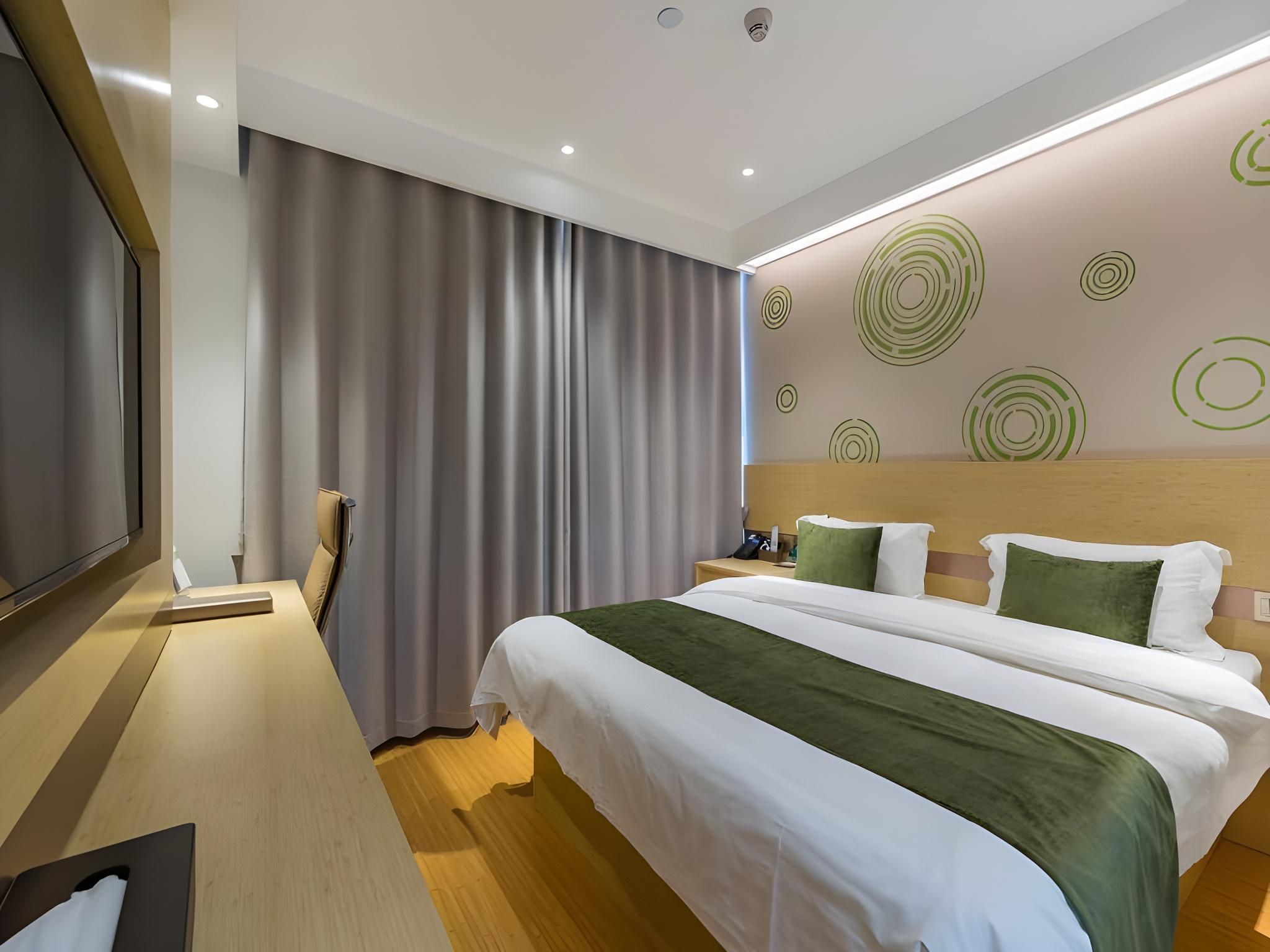 Hotel Queen Room
