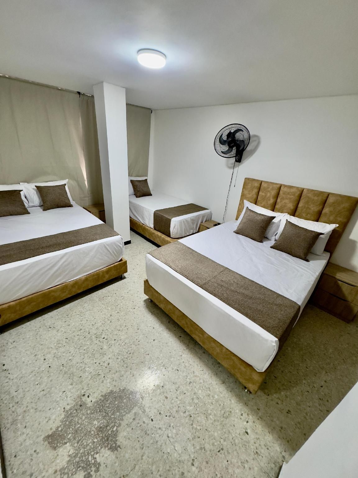 Hotel Pereira Central Family Room 2