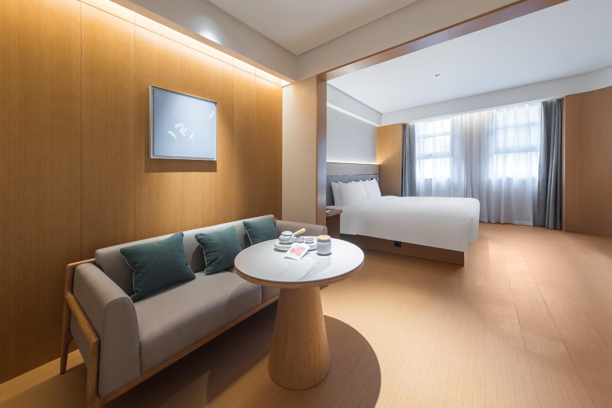 Huazhu - Deluxe Bed Room