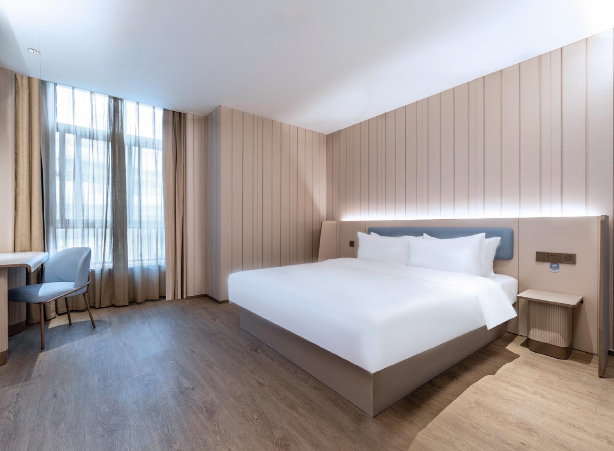 Business Queen Bed Room