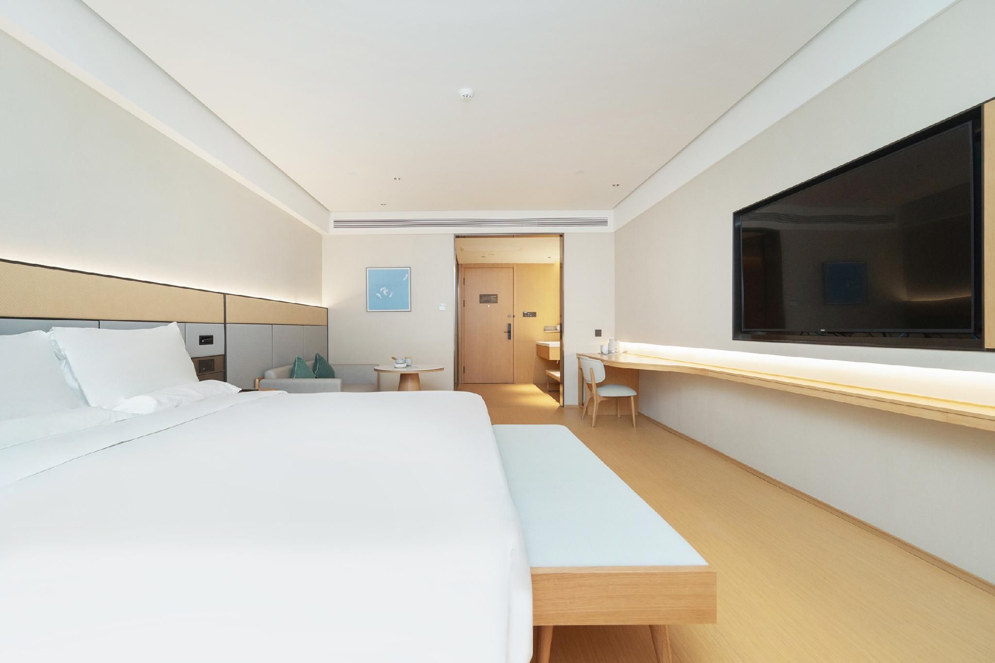 Business Queen Bed Room