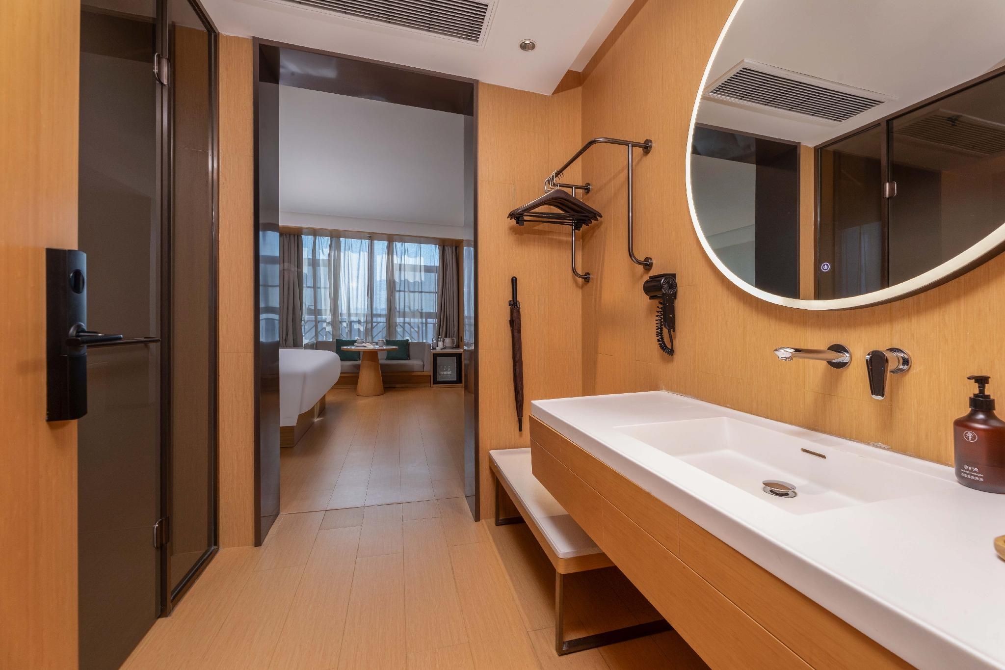 Business Queen Bed Room