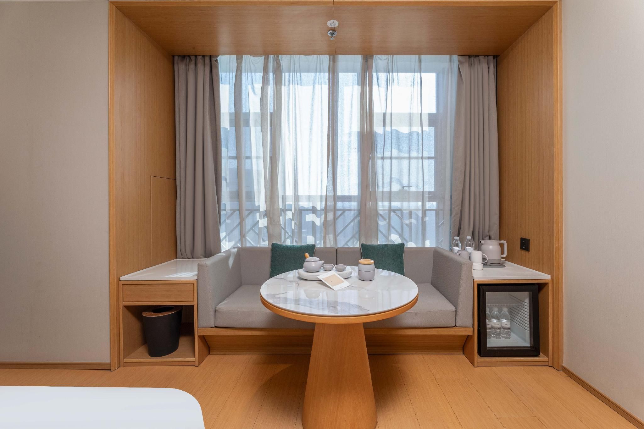 Business Queen Bed Room