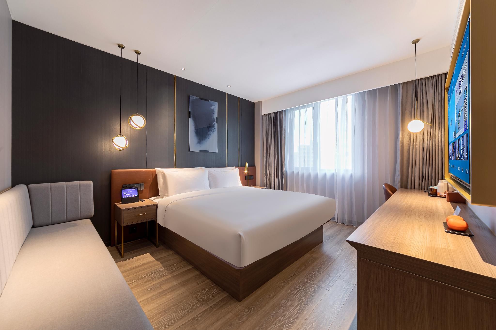 Queen Superior Room
