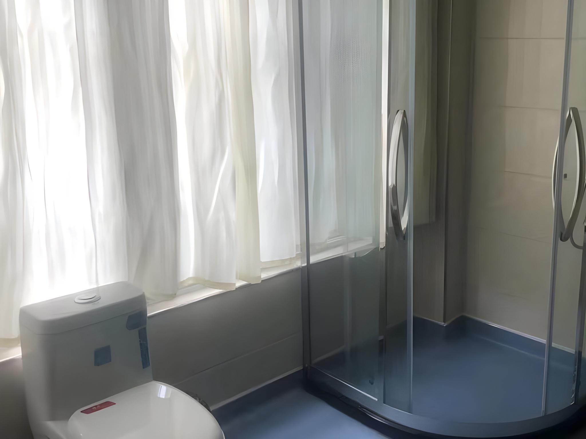 Hotel Queen Room