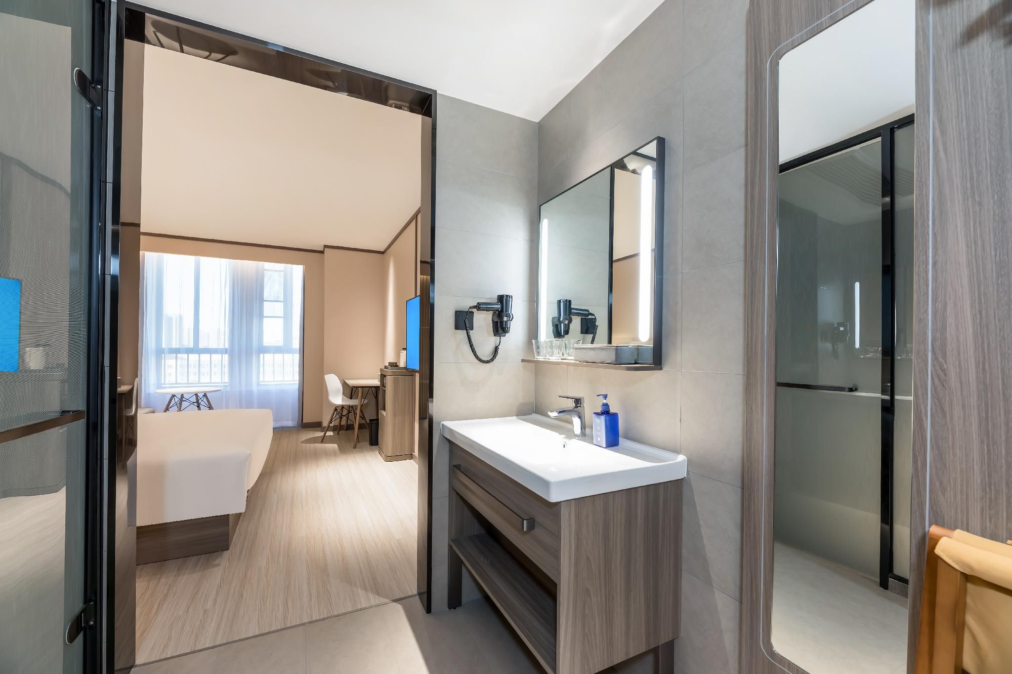 Huazhu - Superior BedRoom