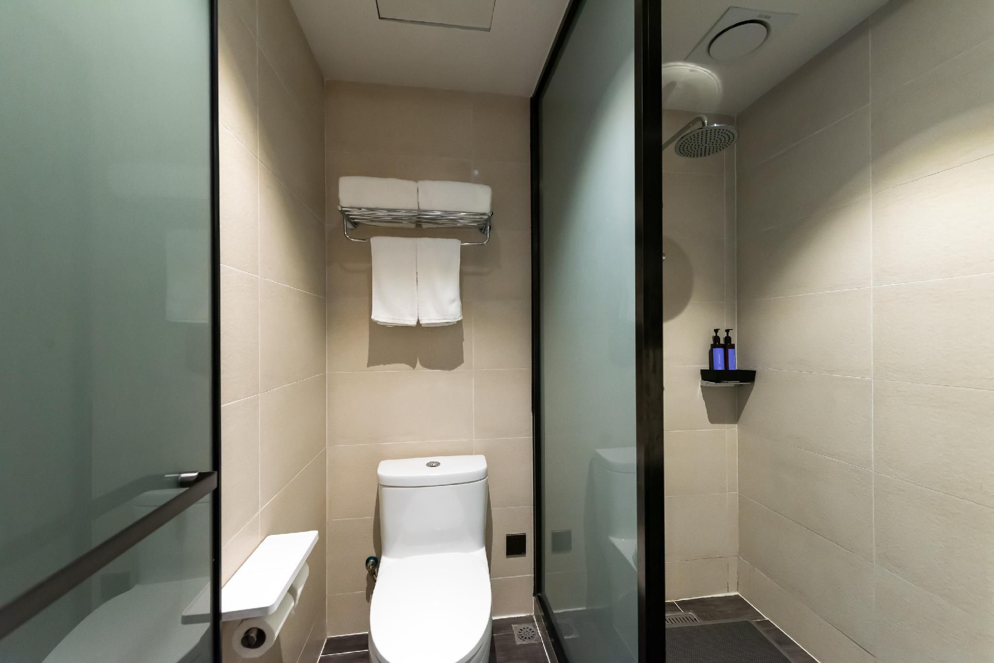 Huazhu - Deluxe Twin Room