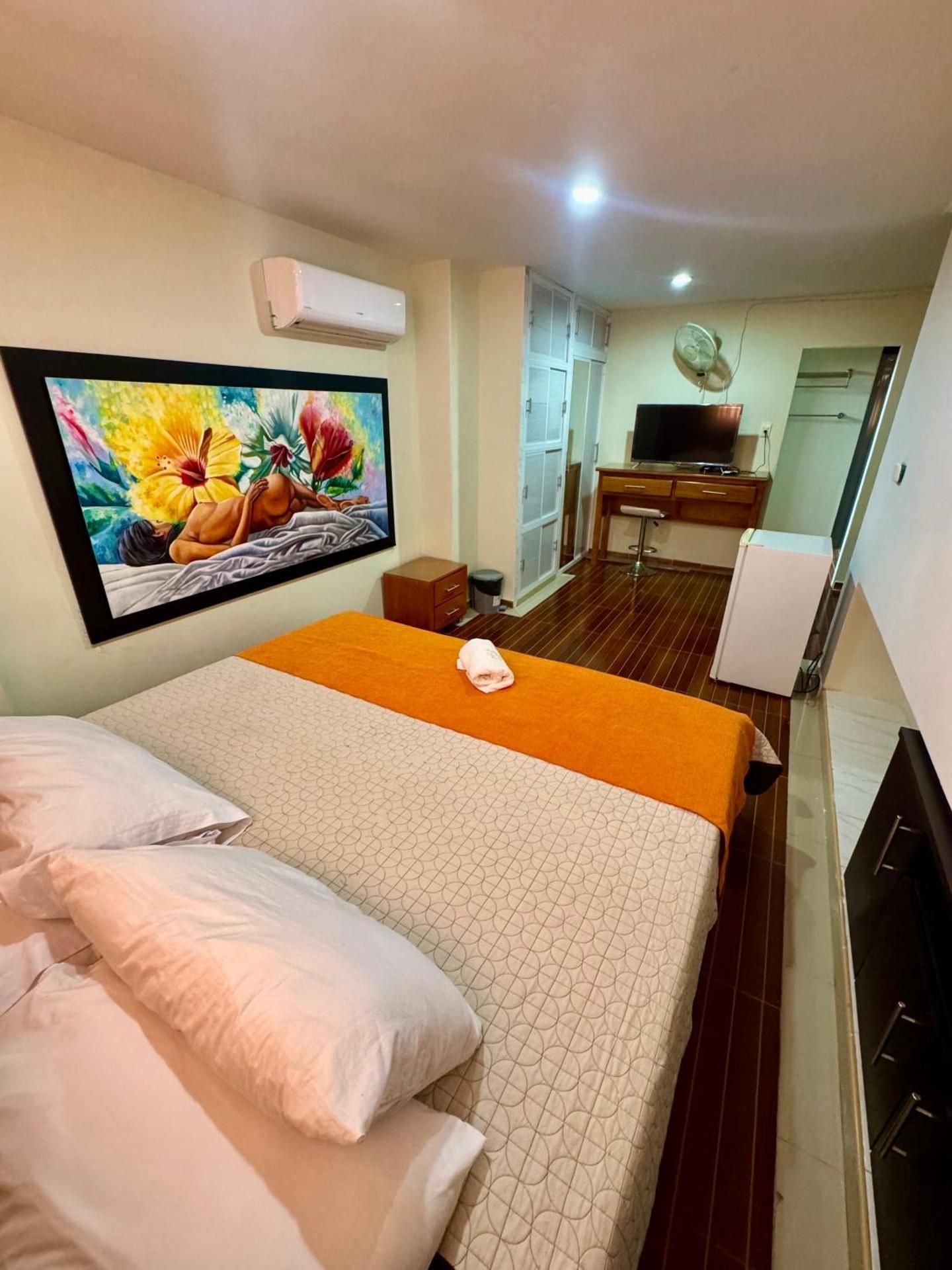 Deluxe King Suite