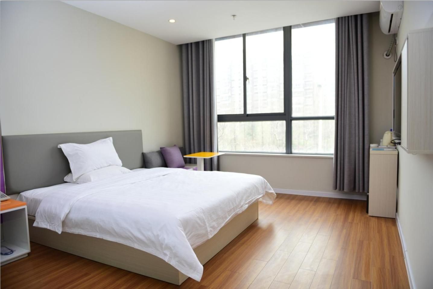 WH - Traditional Bed Room