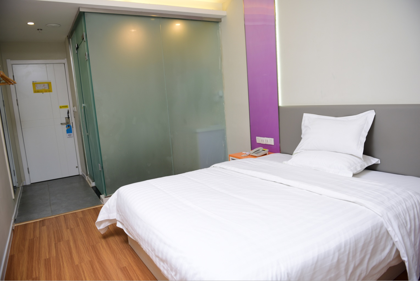 Economy Room