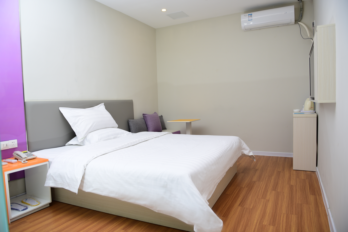 Economy Room