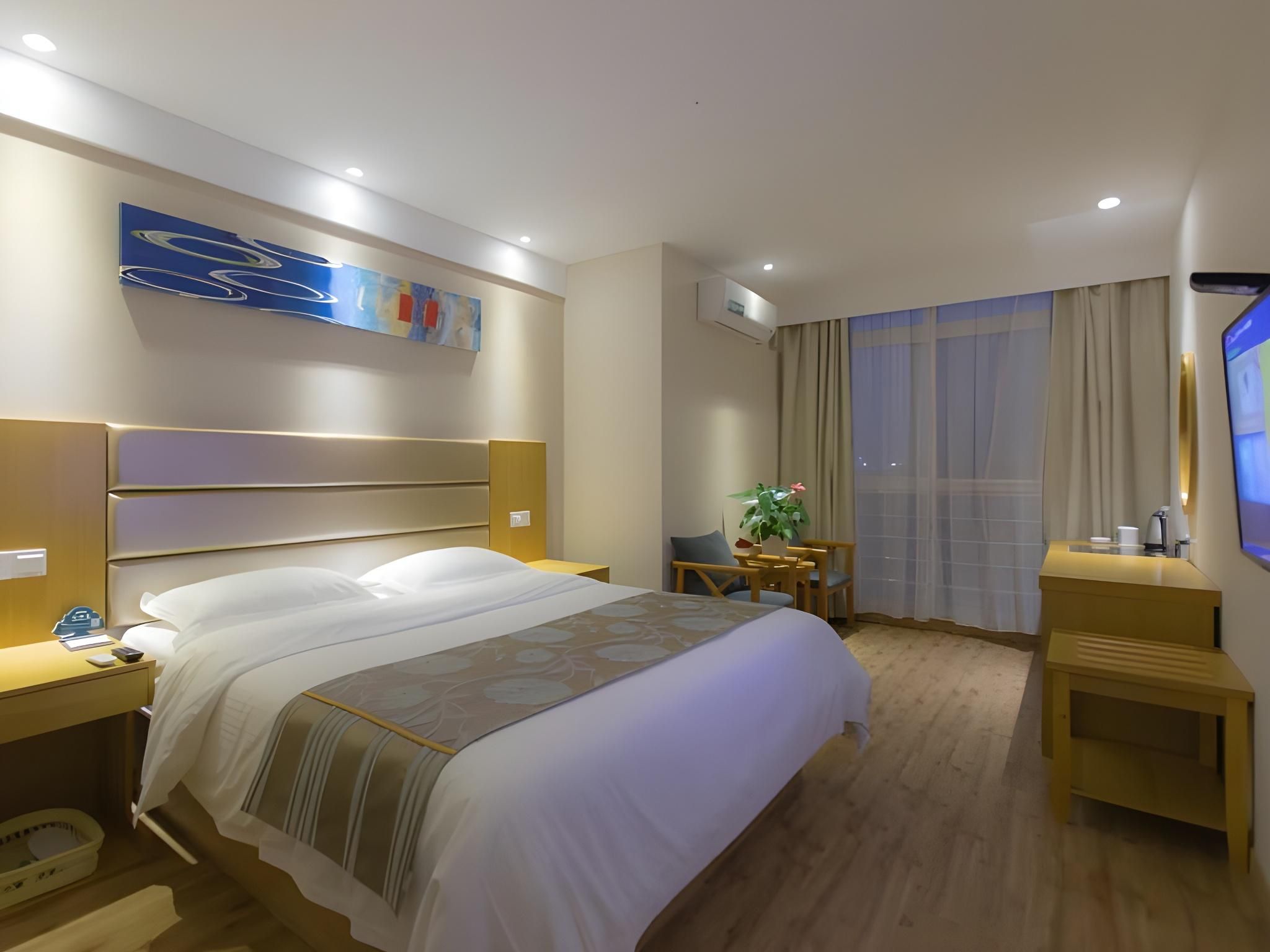 Business Queen Room