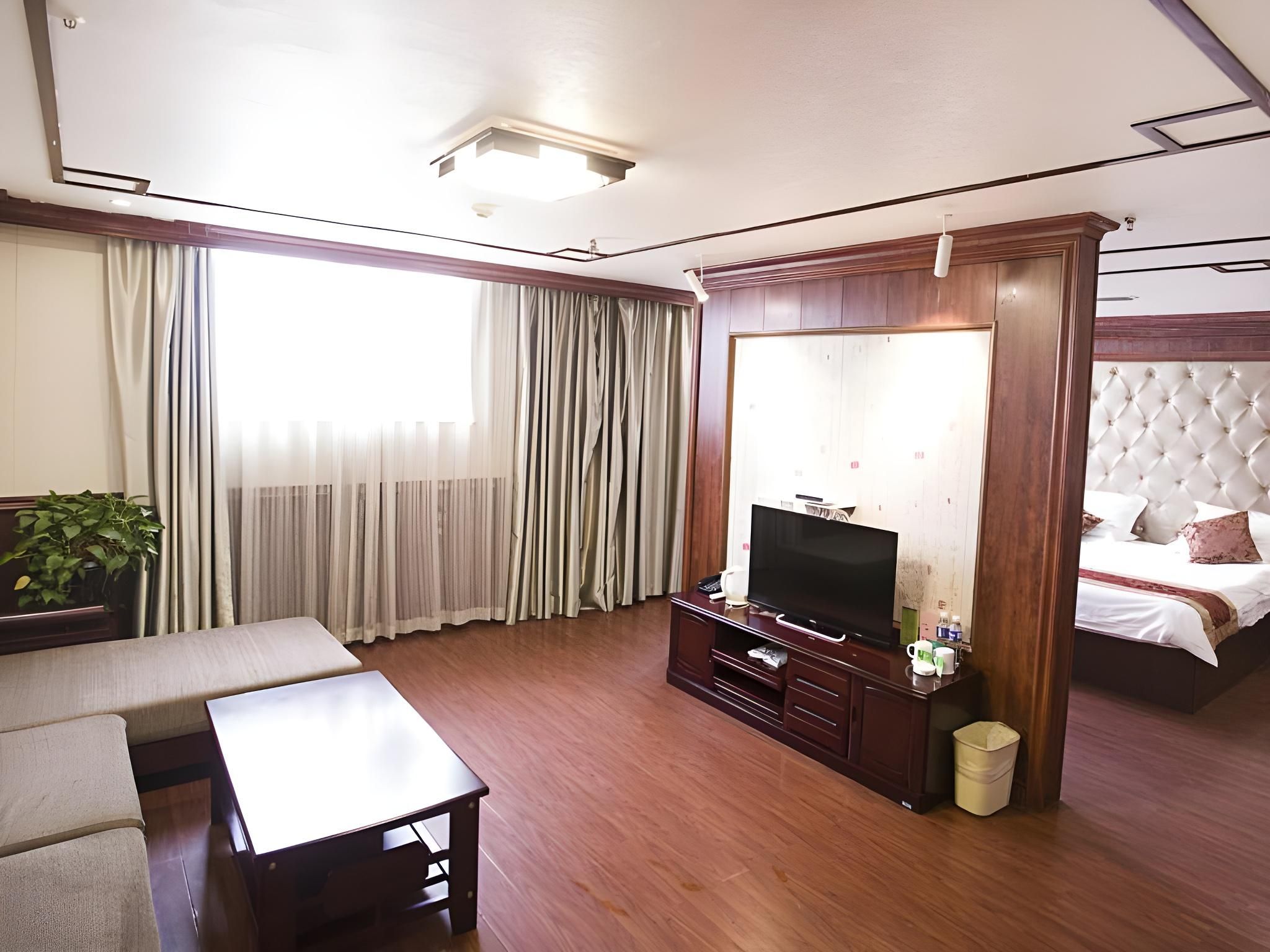 GreenTree Inn Jiangsu Xuzhou Peixian Bus Station Tangmu Road Business Hotel Business Suite 2