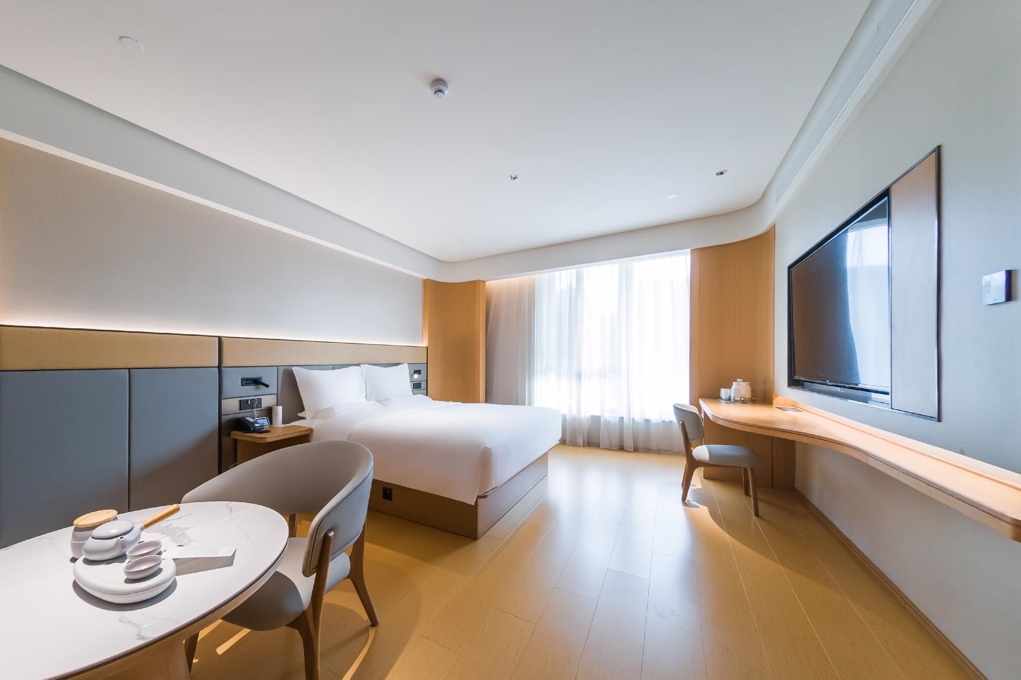 Business Queen Bed Room