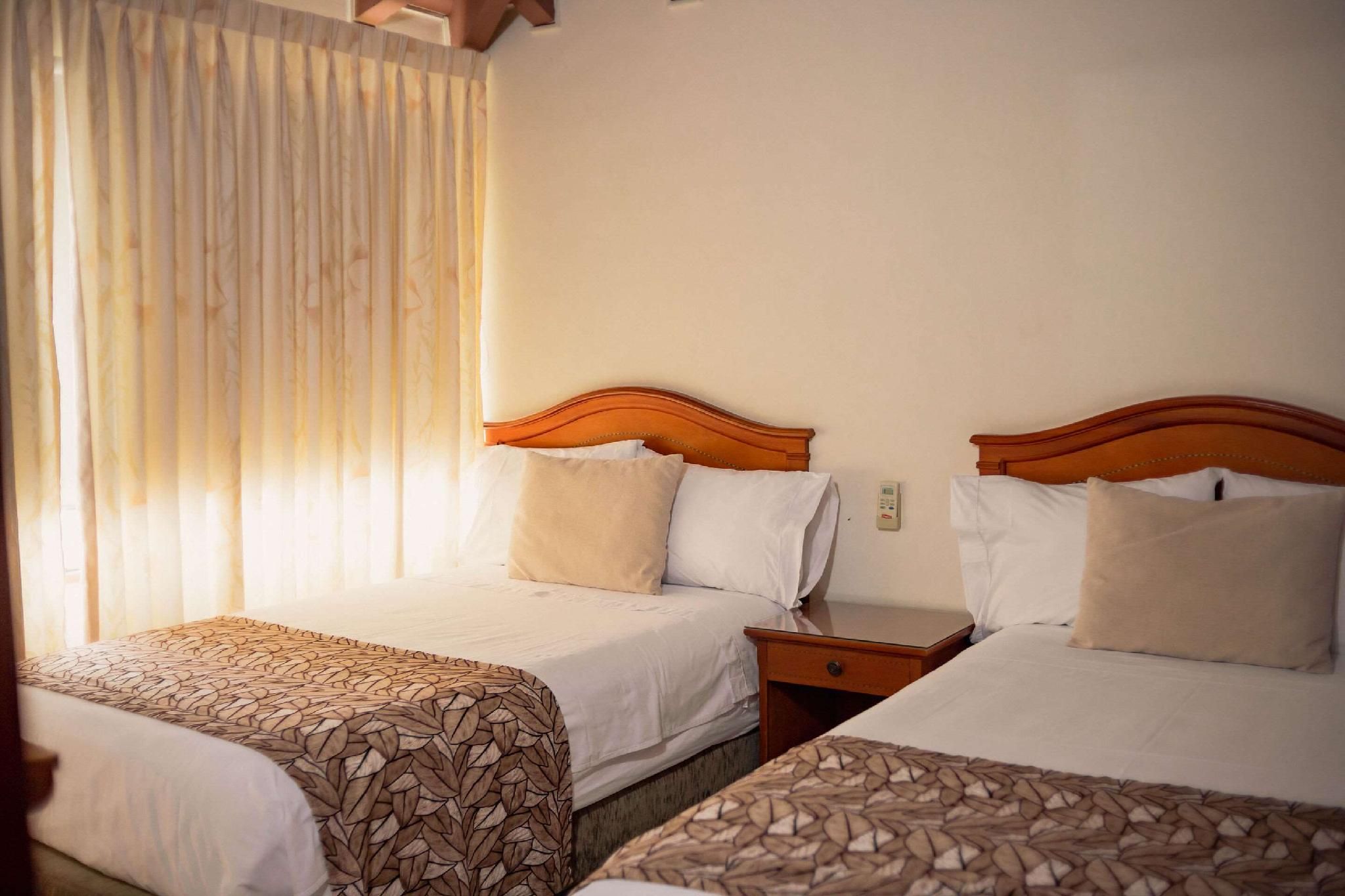 1 King Bed, 2 Single Beds, Suite, Nonsmoking