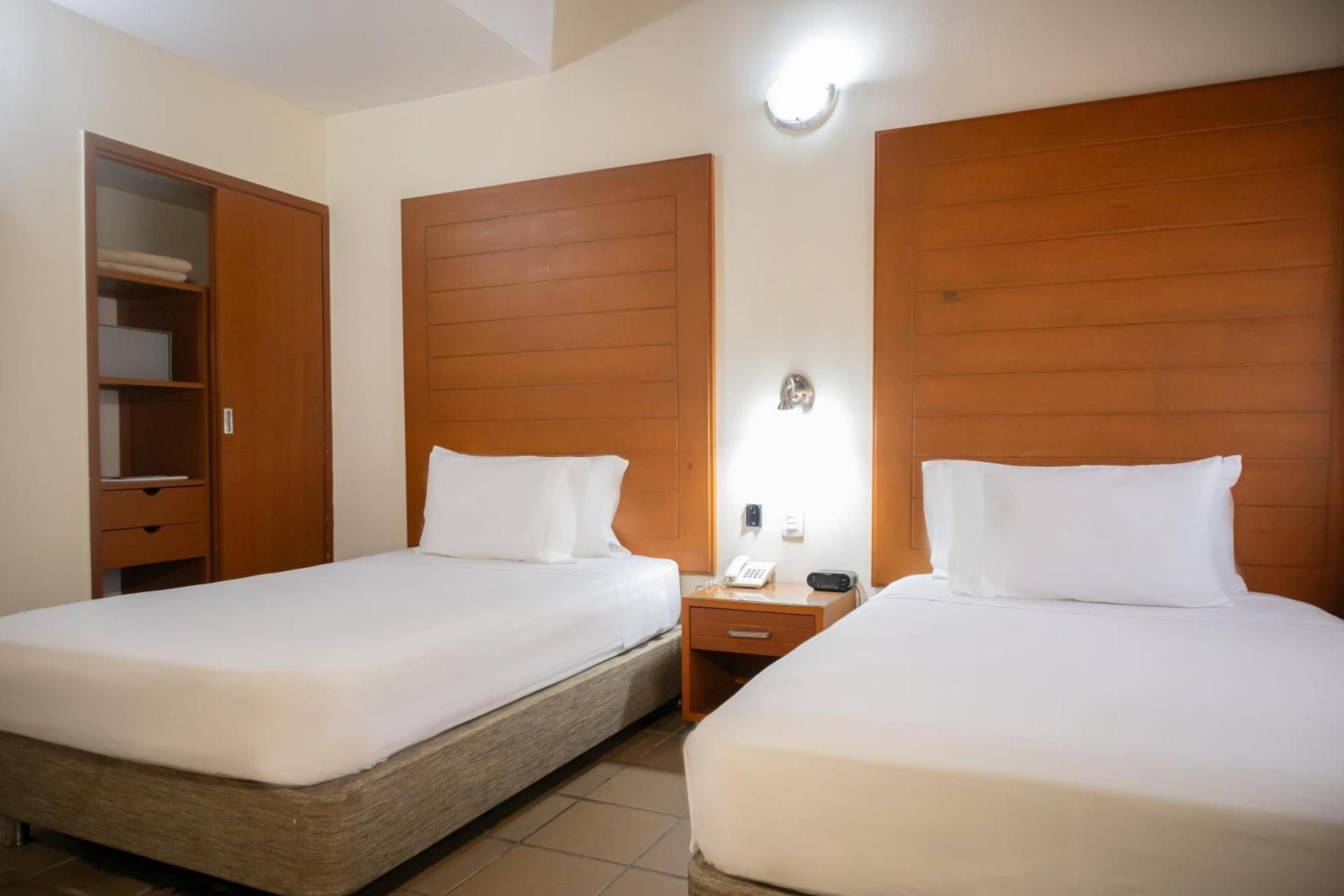 Twin Junior Suite - Non-Smoking