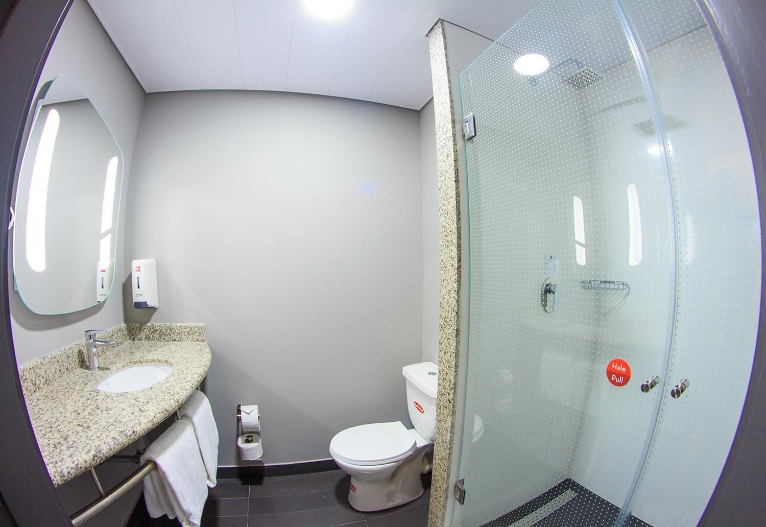 ibis Cúcuta STANDARD ROOM WITH TWIN BEDS AND DESK 3