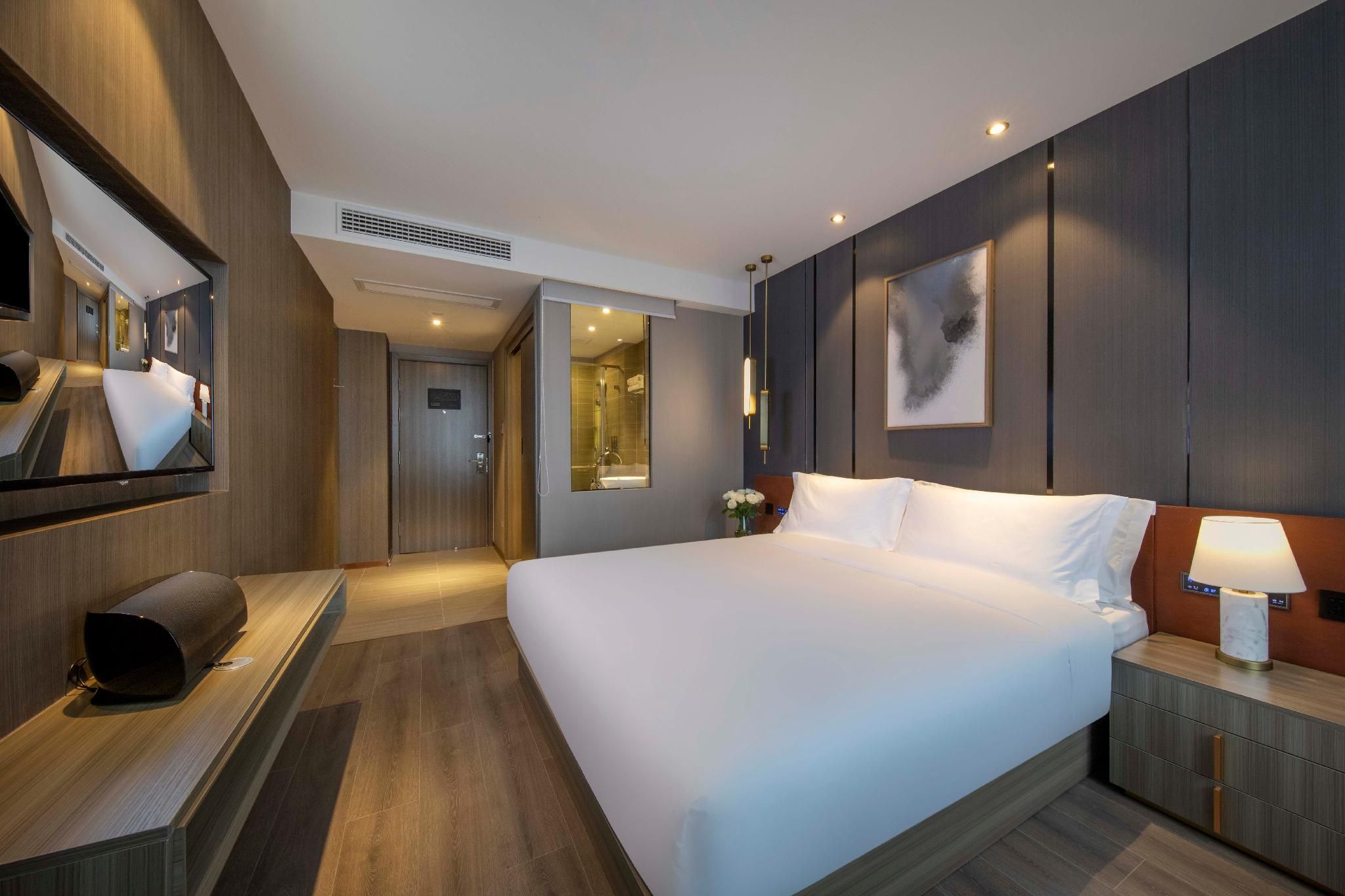 Queen Superior Room