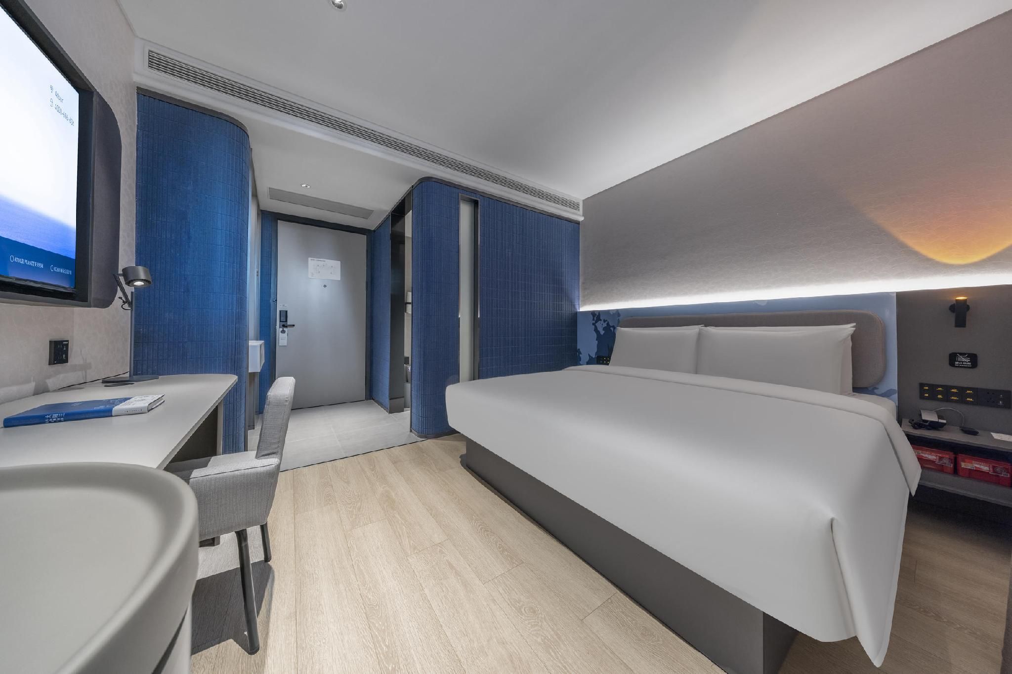 Comfort Queen Room