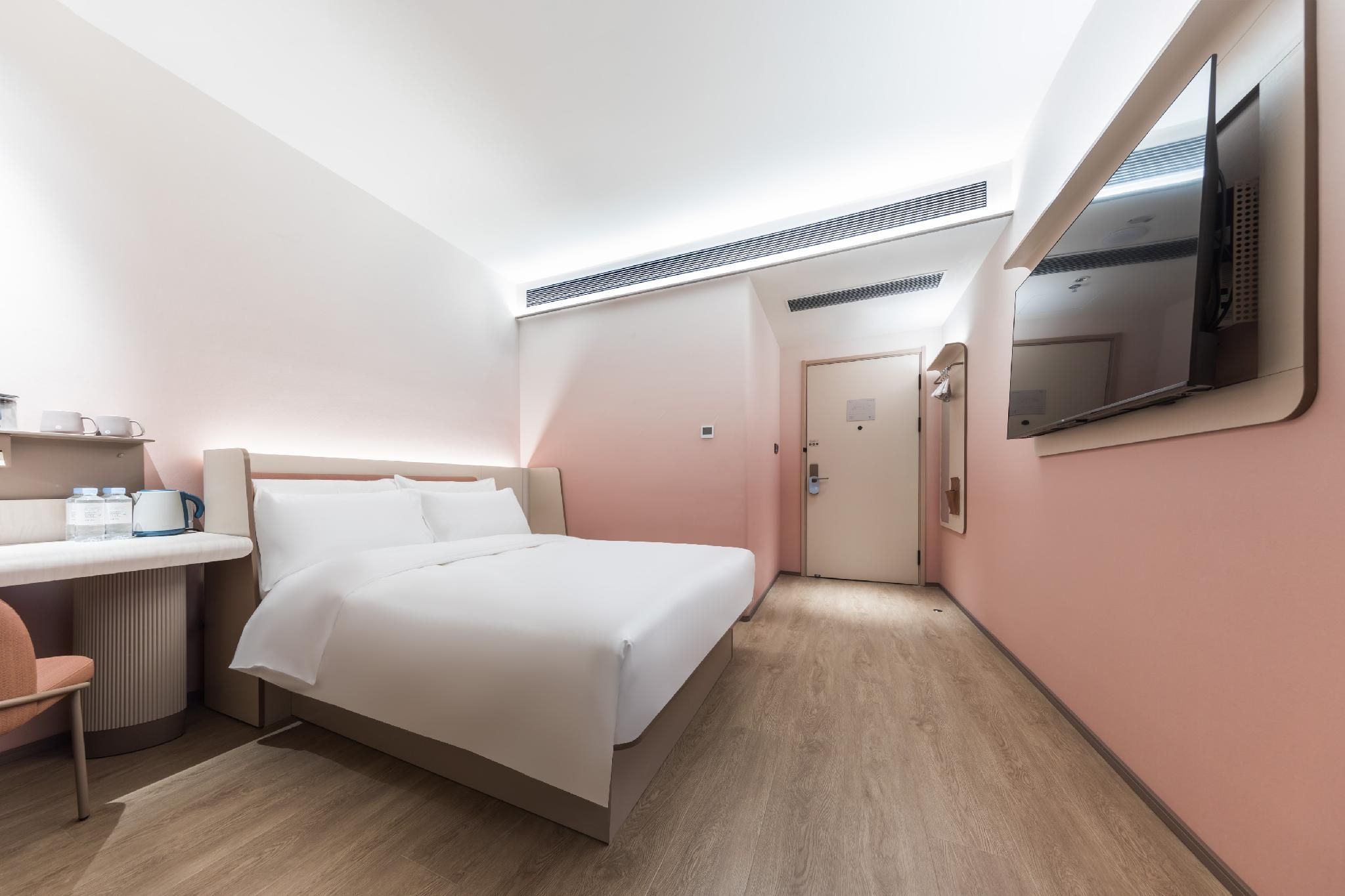 Huazhu - Room With Bed