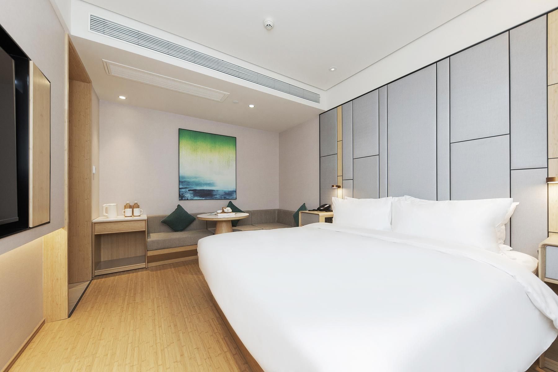 Huazhu - Room With Bed
