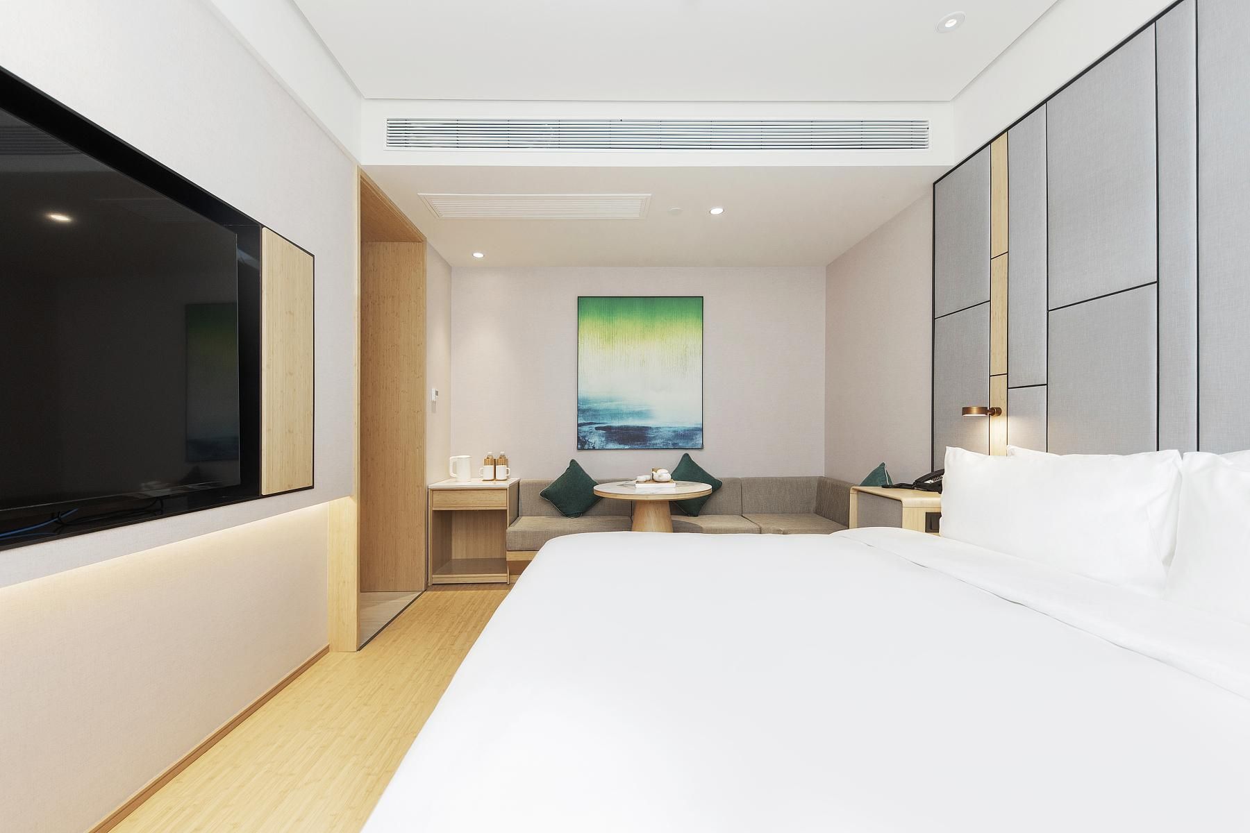 Huazhu - Room With Bed