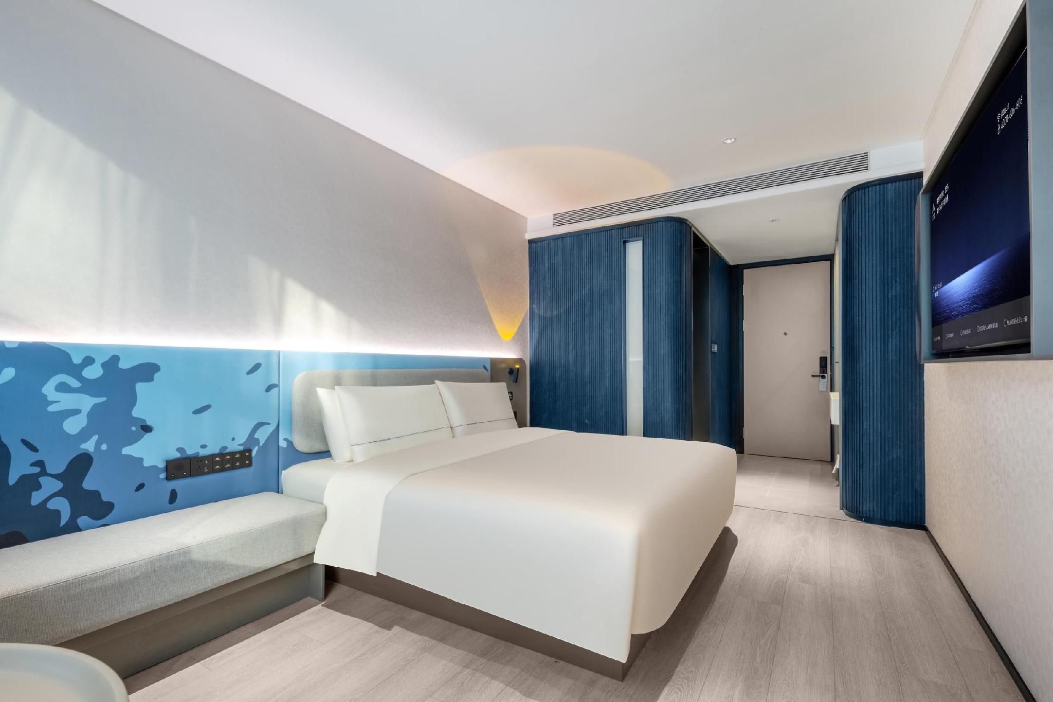 Comfort Queen Room