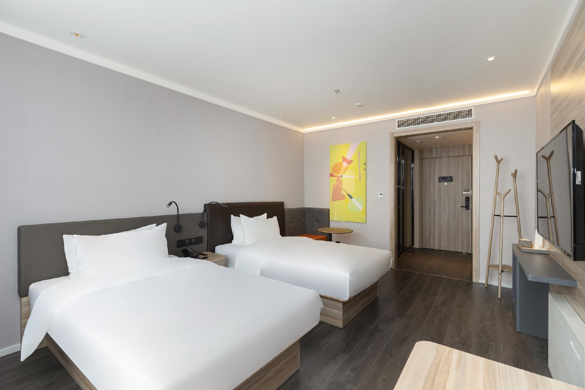 Huazhu - Family Room