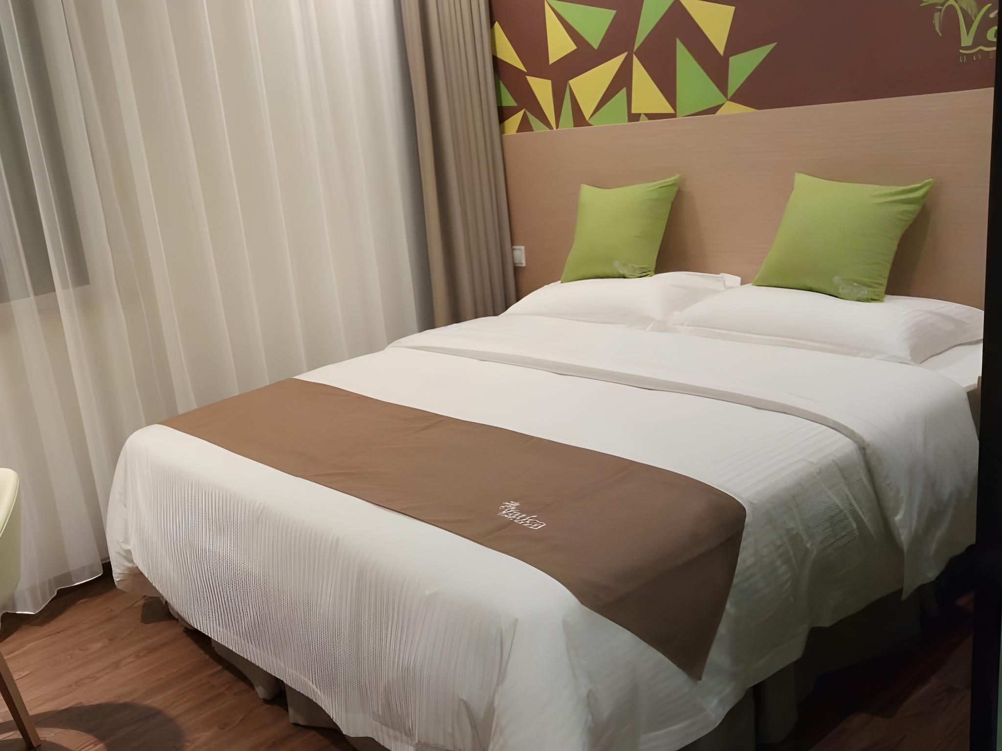 Queen Room with View