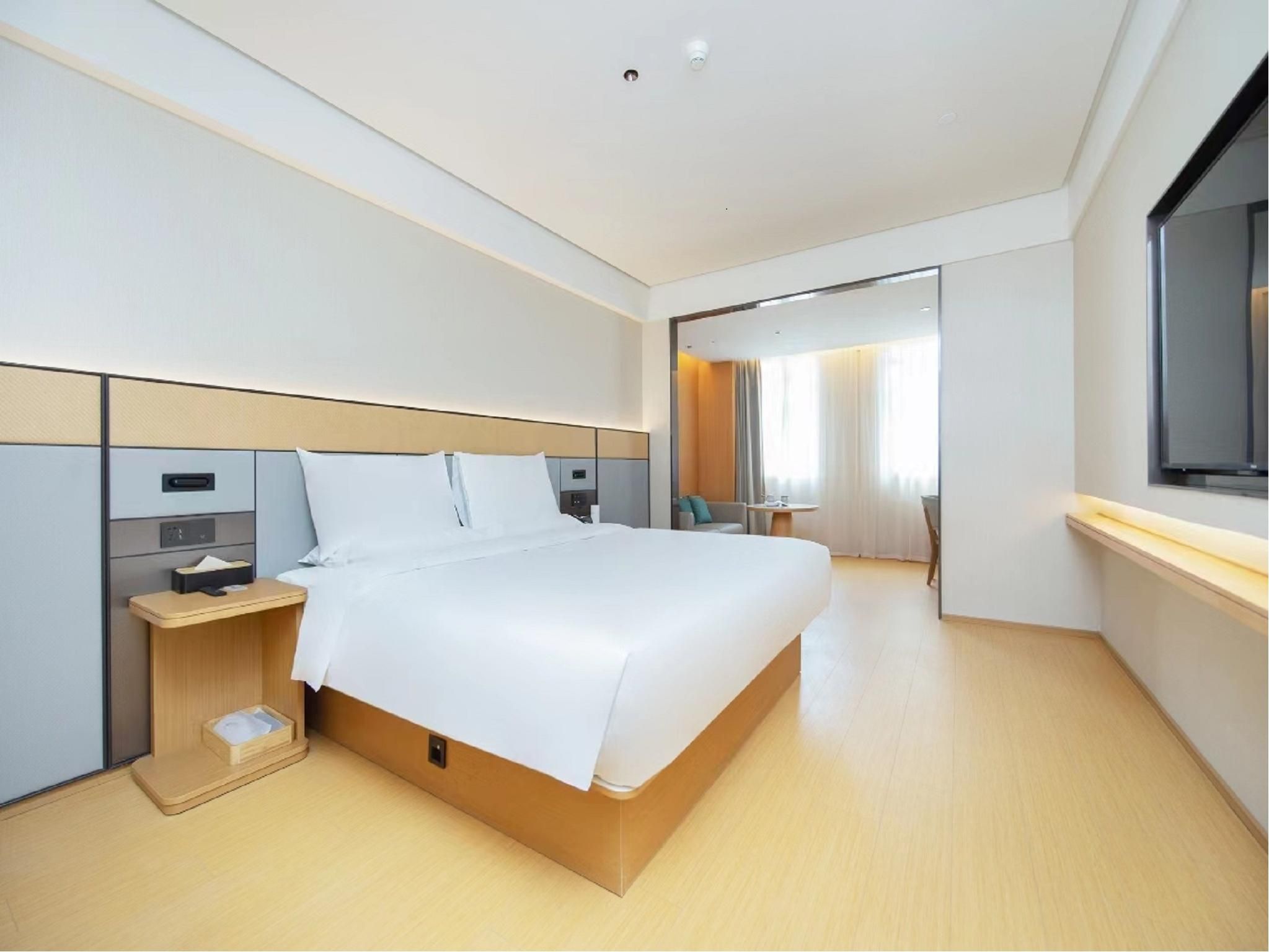 Business Queen Bed Room