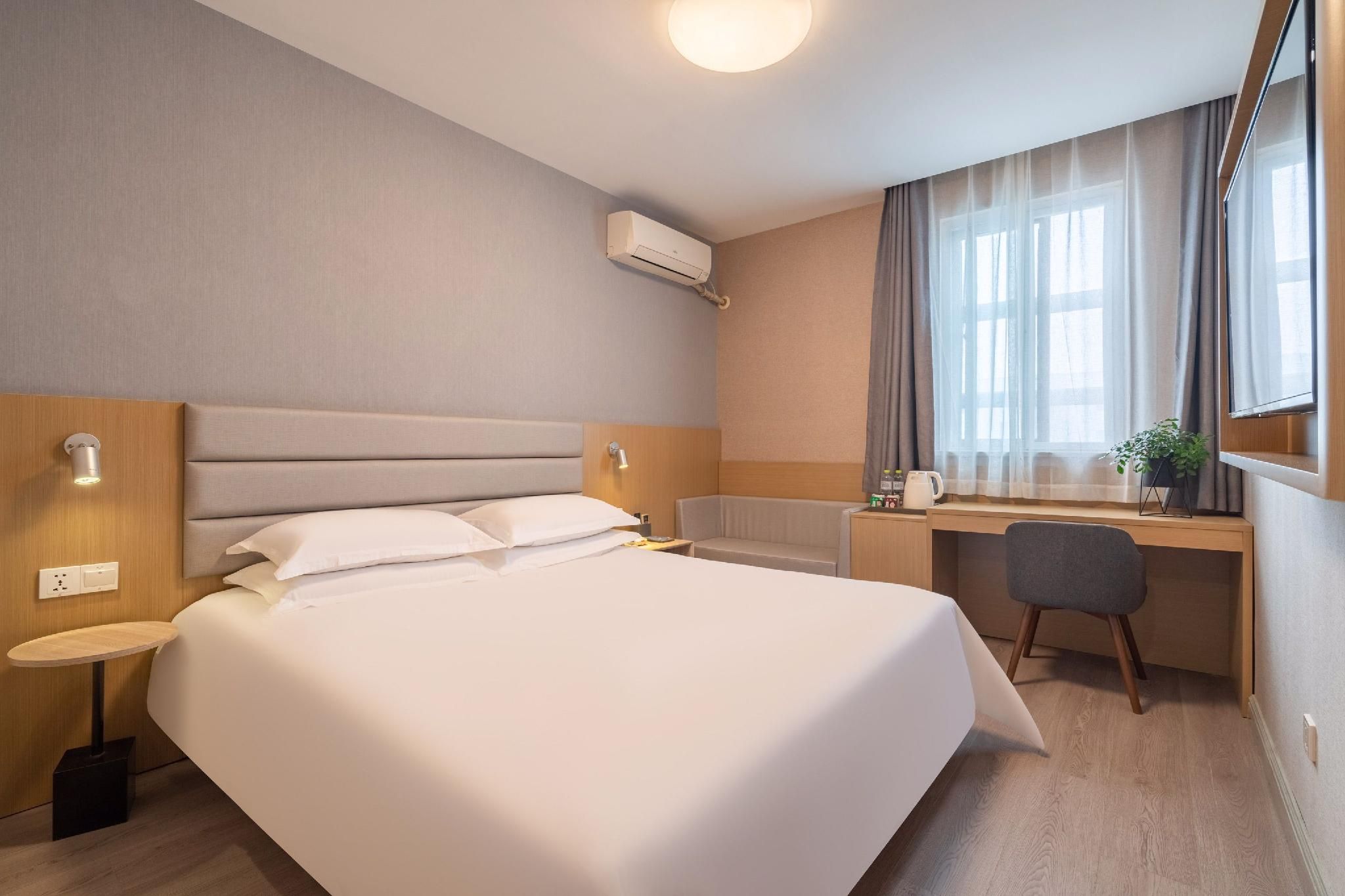WH - Superior Bed Room