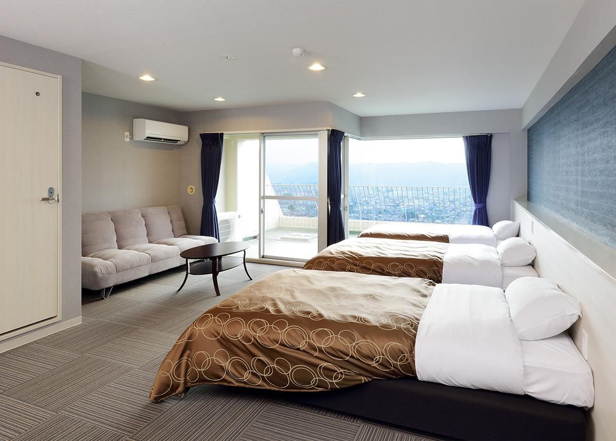 Annex Triple + Sofa Bed [Triple room] [Non-smoking] [Mountain view] [Nightlife view]