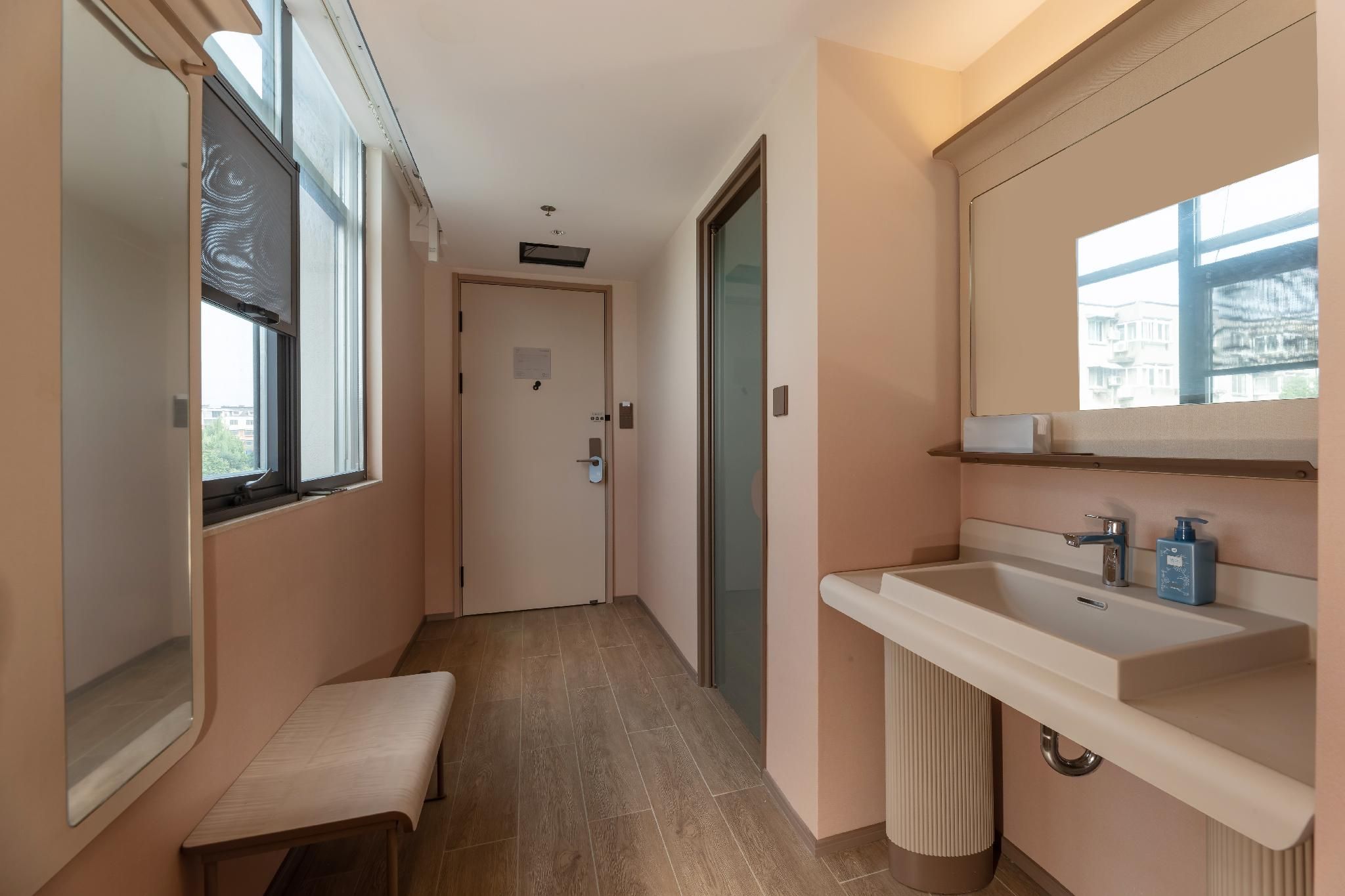 Business Queen Bed Room