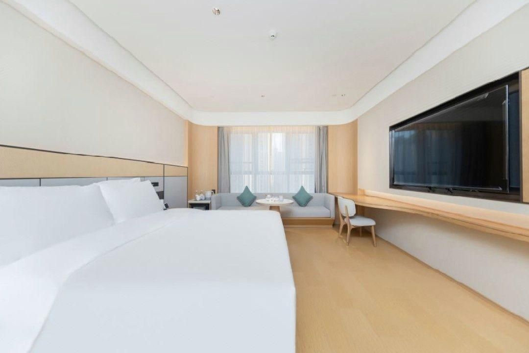 Business Queen Bed Room