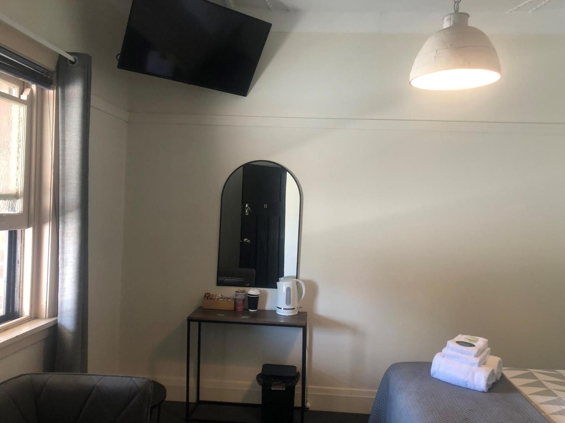 Basic Triple Room with Shared Bathroom