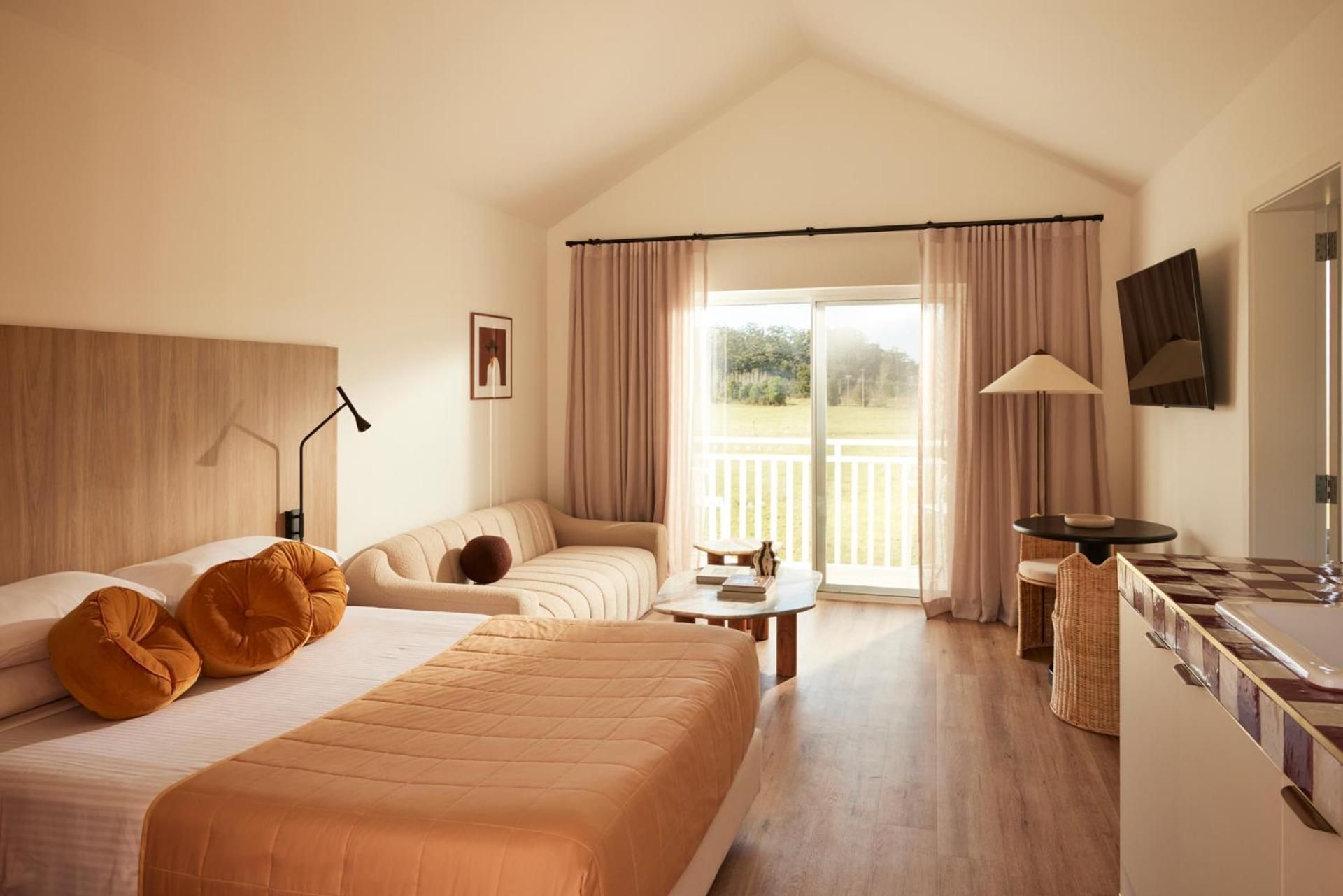 THE BERRY VIEW Executive Suite