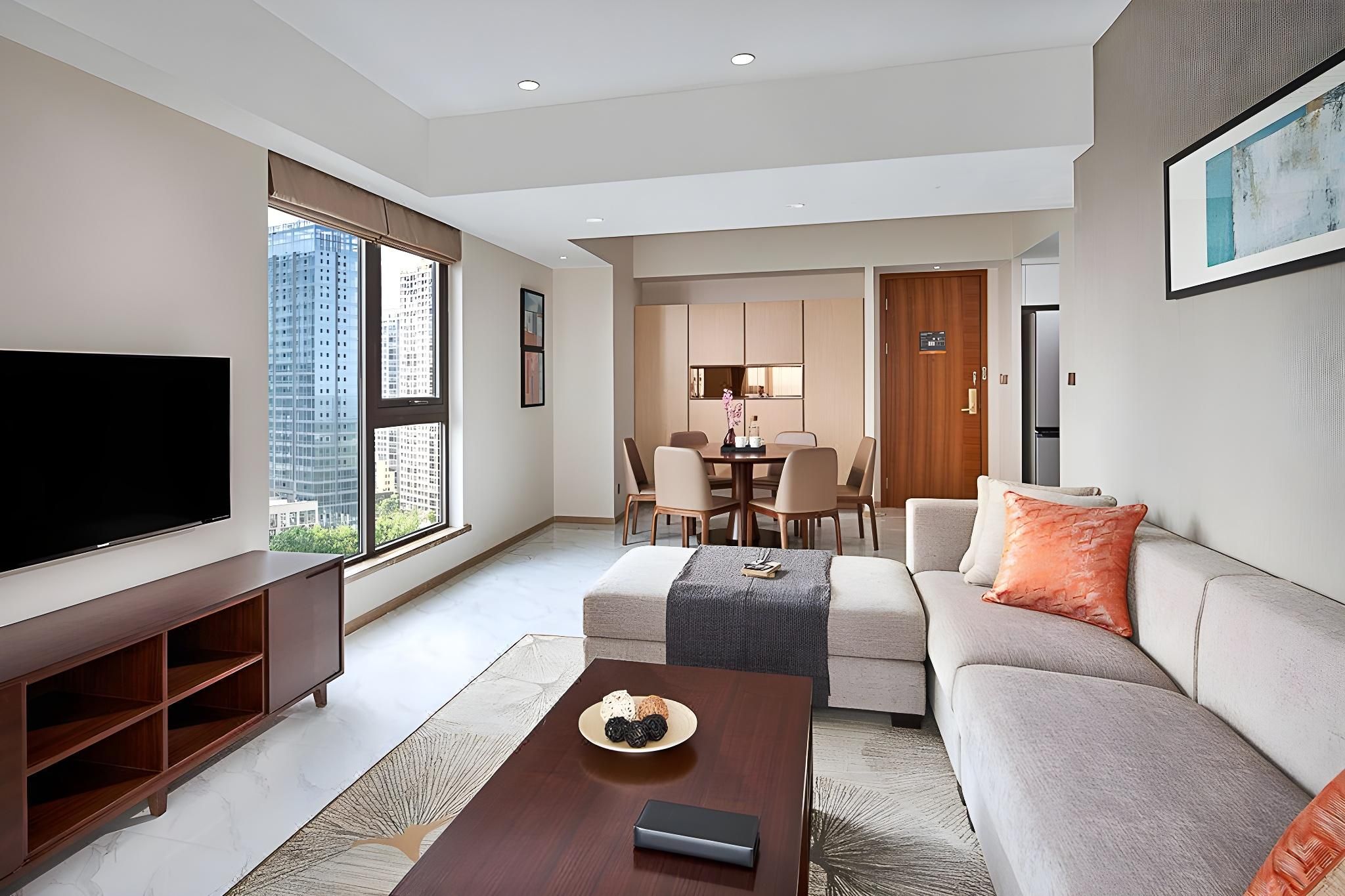 Deluxe Suite - 3-Room