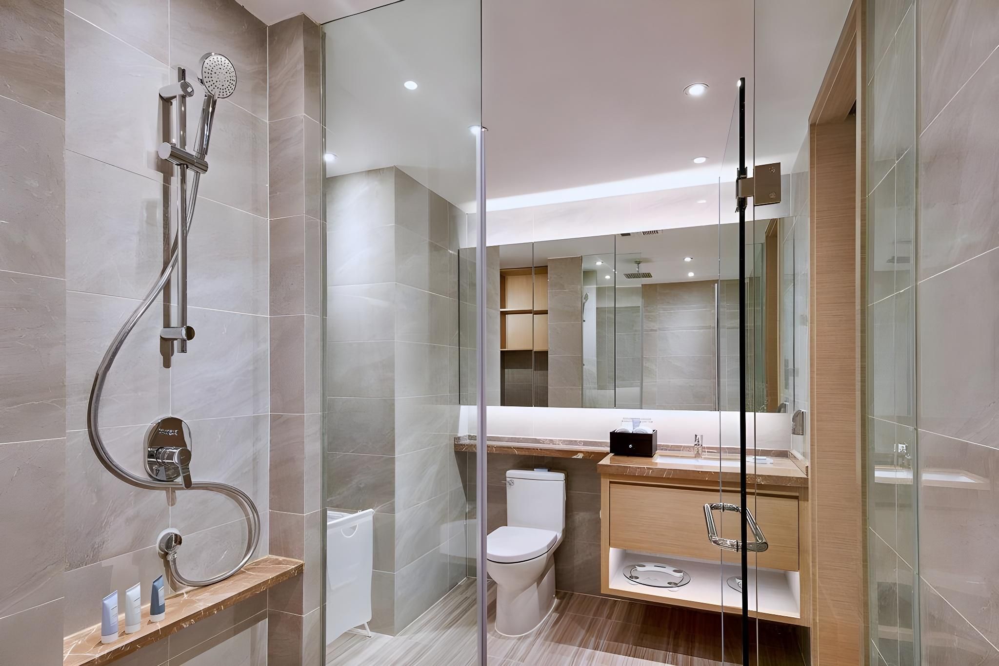 Deluxe Suite - 3-Room