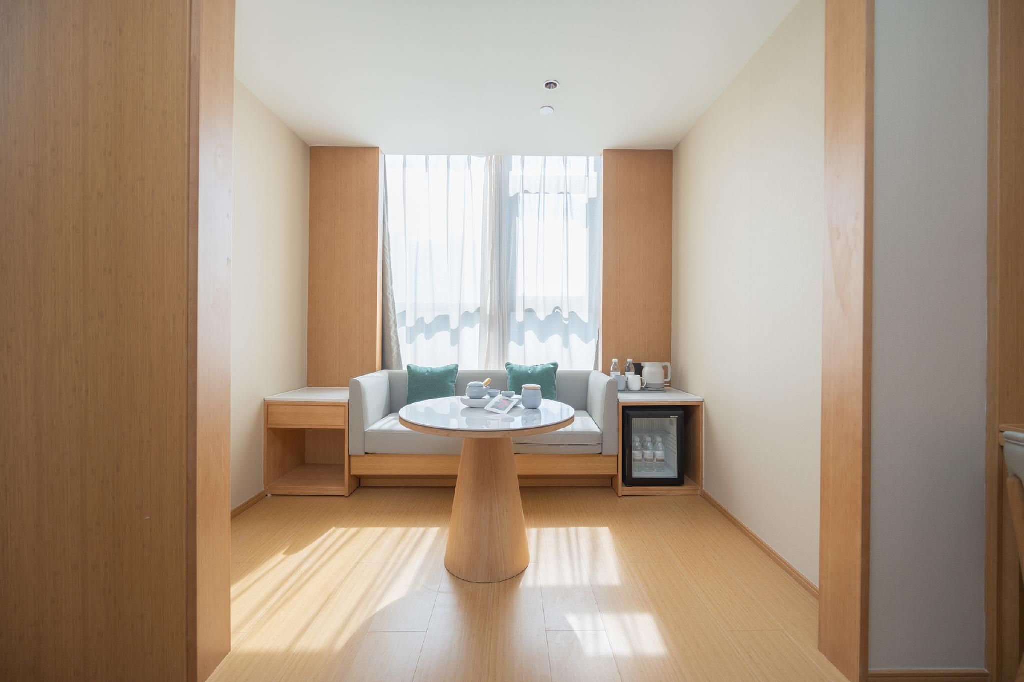 Business Queen Bed Room