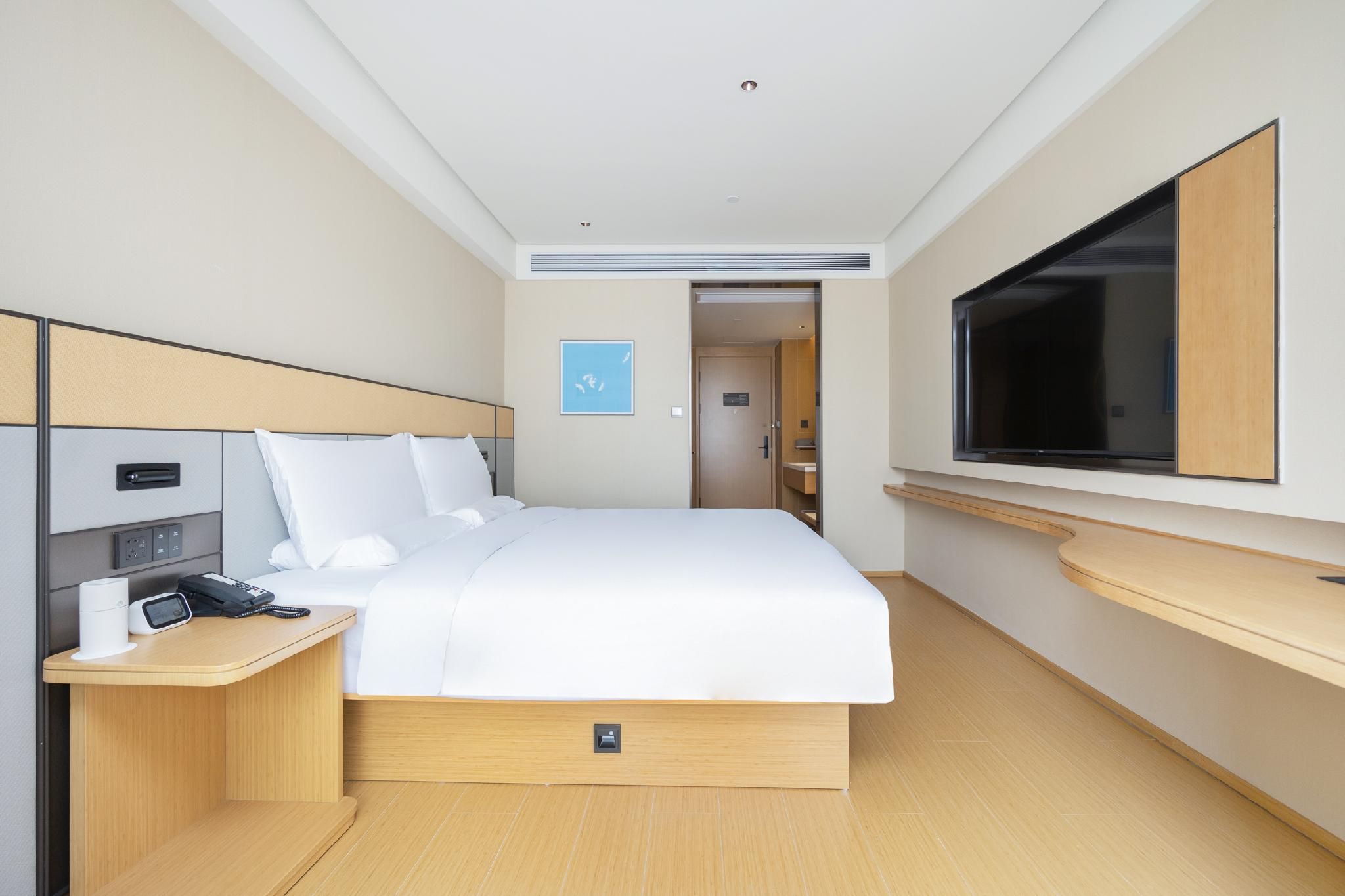 Huazhu - Deluxe Bed Room