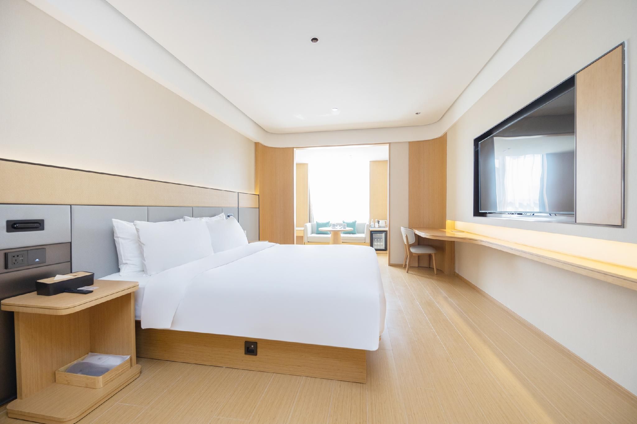 Business Queen Bed Room