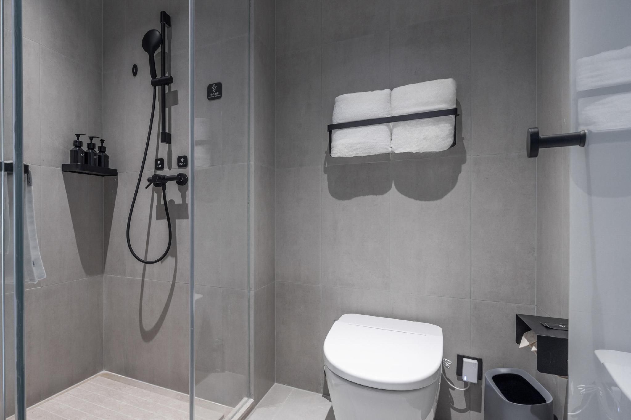 Standard Twin Bed Room