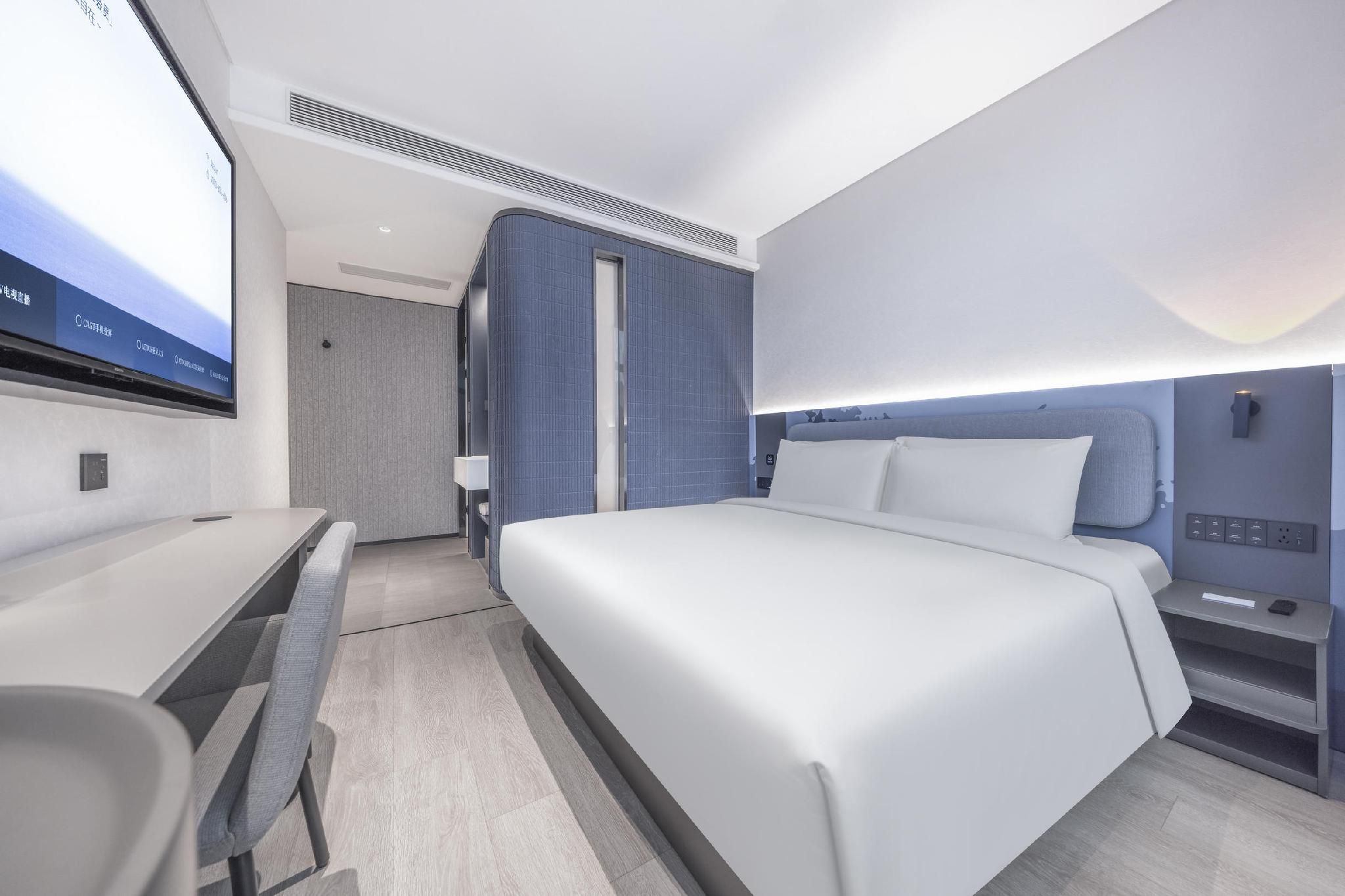 Comfort Queen Room