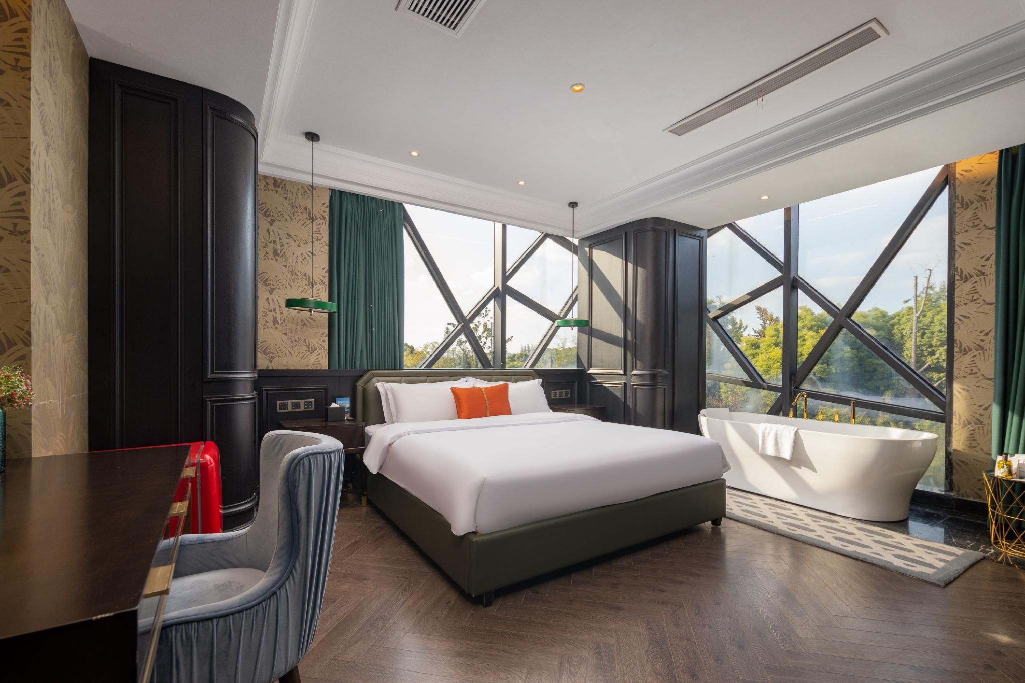 Floral Anna Luxury Homestay Suite Room