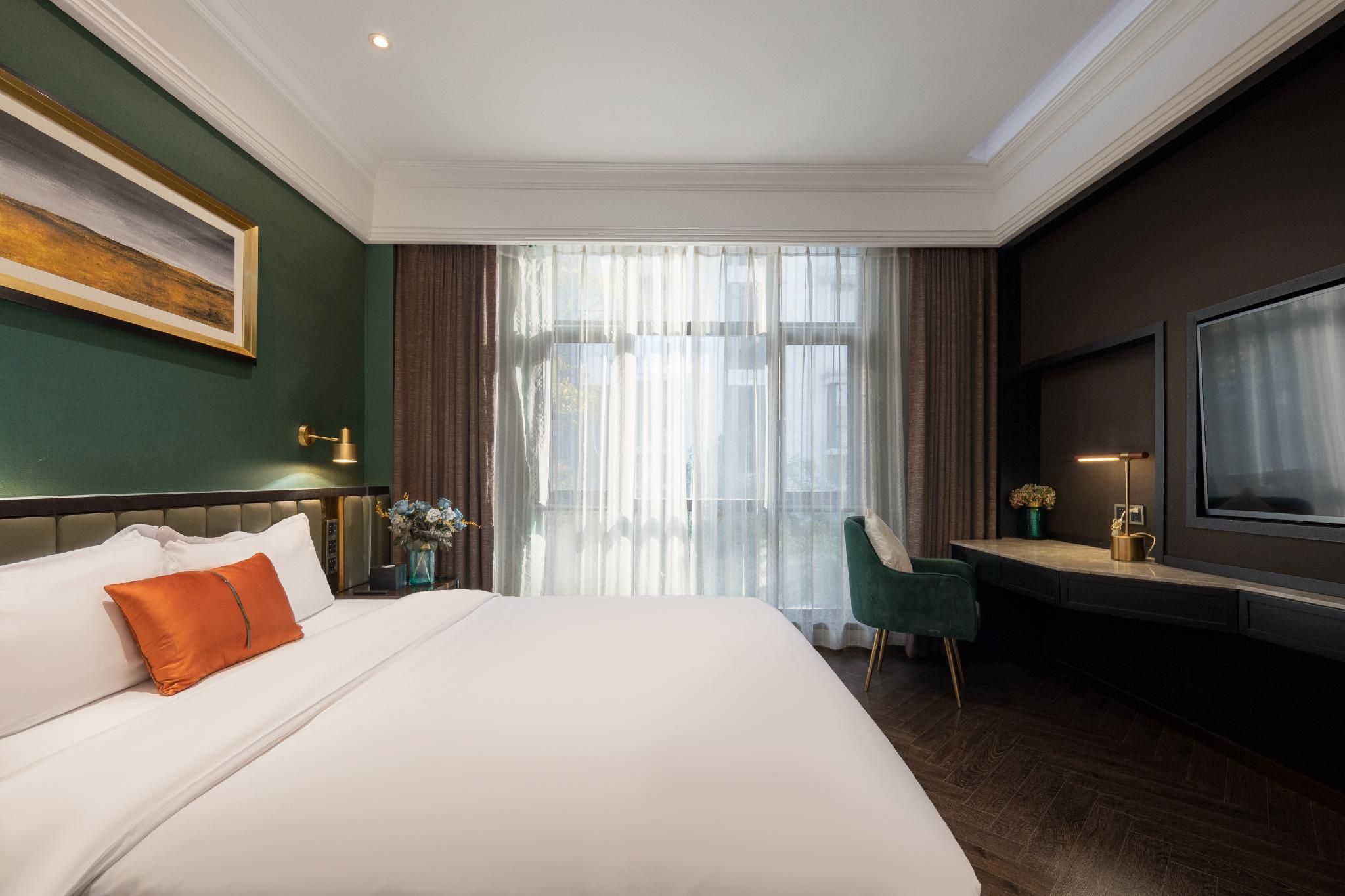 Floral Anna Luxury Homestay Special Queen Room