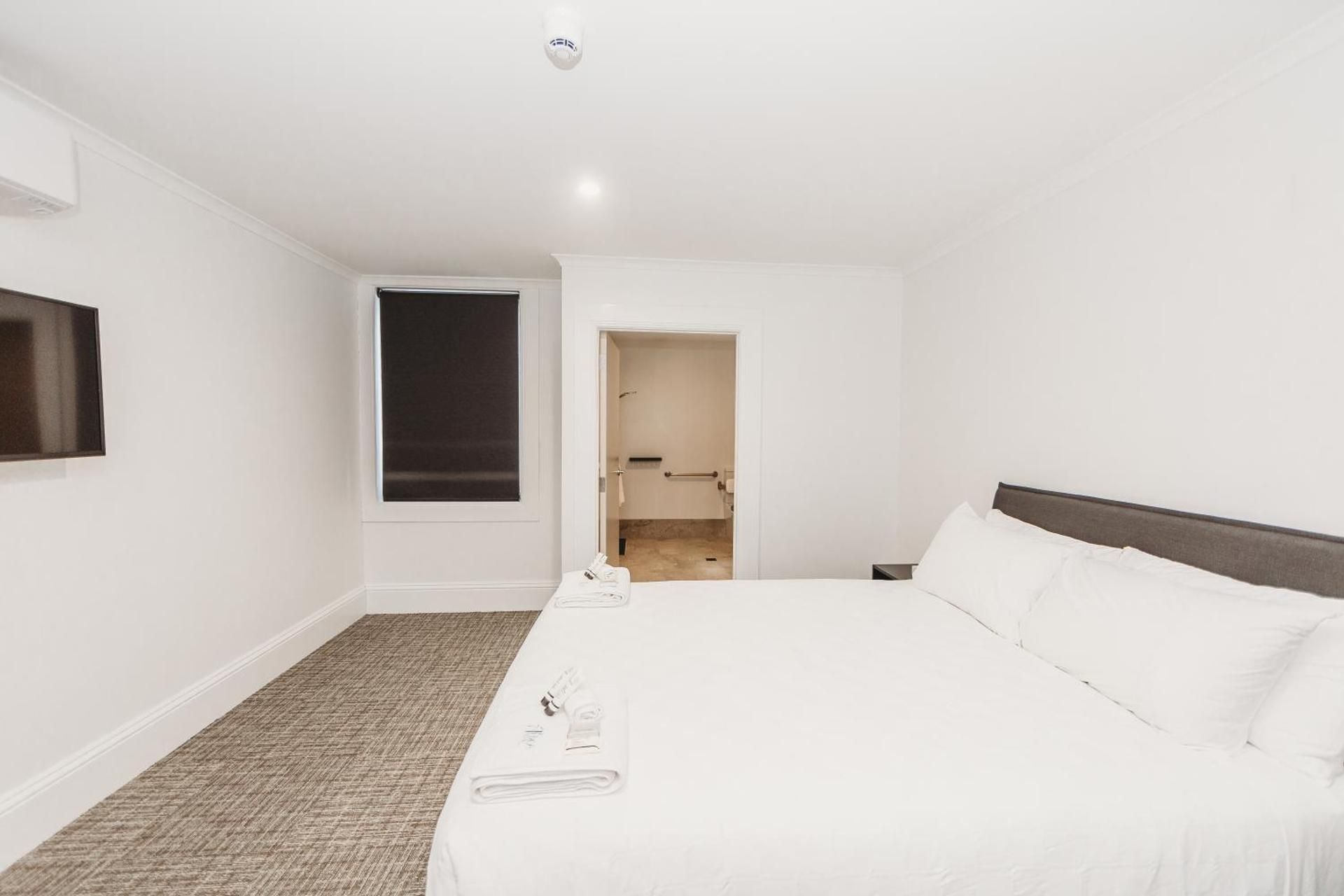 Queen Room - Disability Access